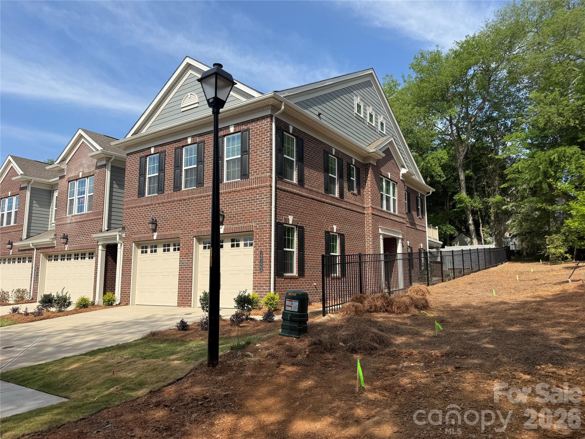 Townes At Wade Ardrey - Residential