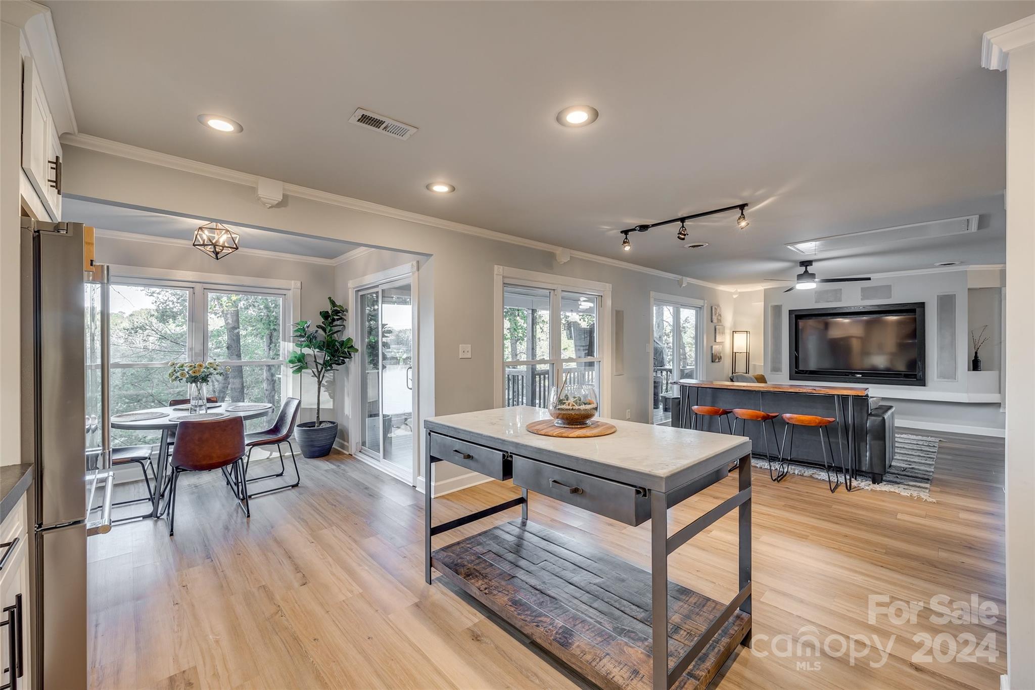 Tega Cay - Residential