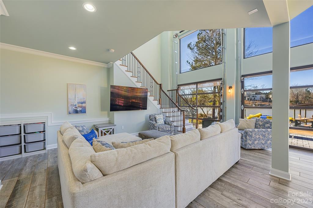 Riverfront - Residential