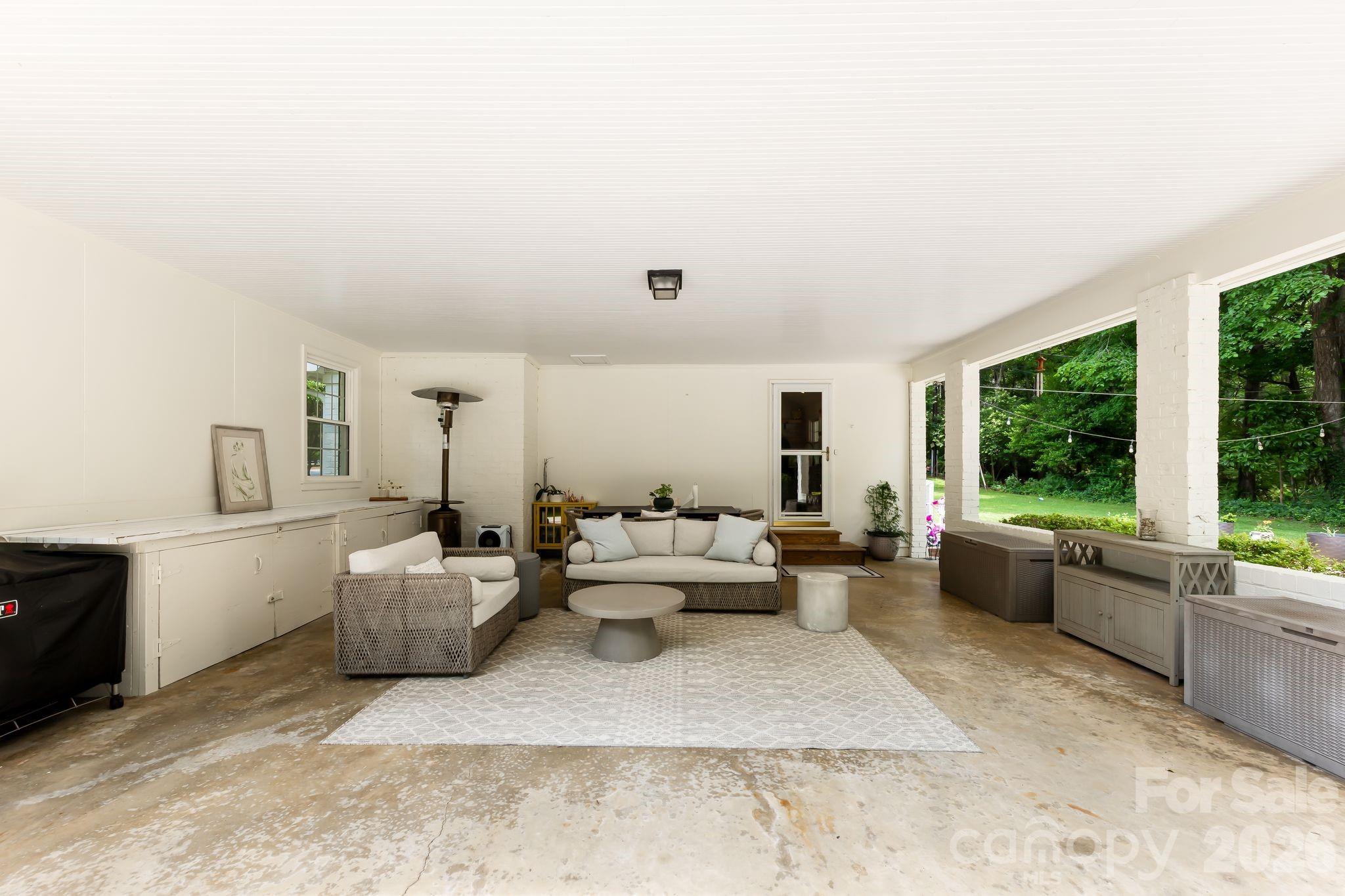 Lansdowne - Residential