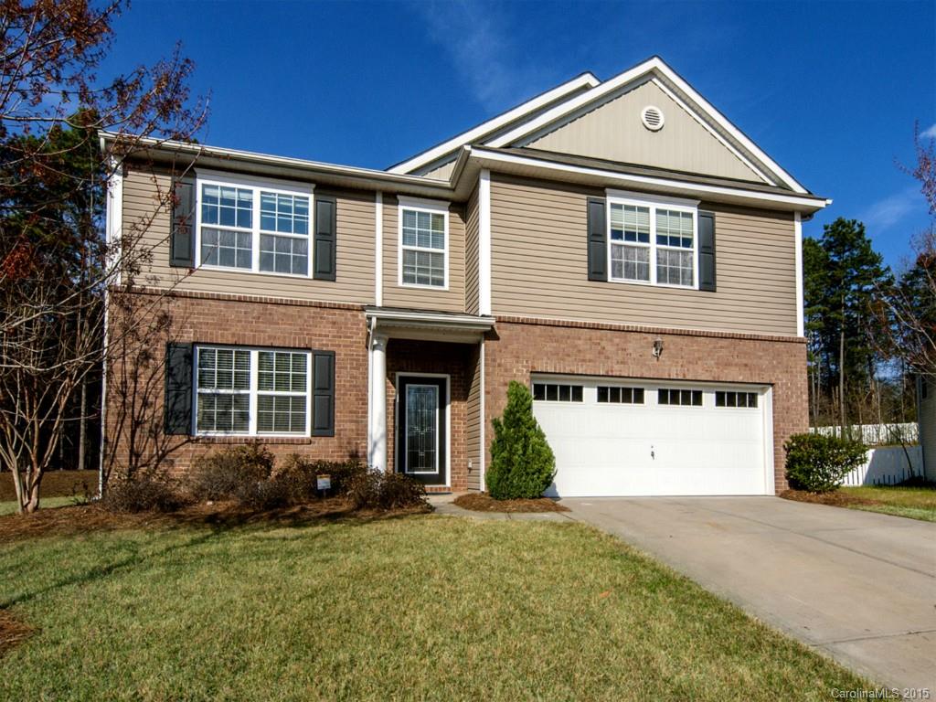 Over 3,000 sq feet nestled in a quiet cul-de-sac in excellent school district. ****NEW HARDWOODS ADDED IN LIVING AND DINING AND NEW PAINT!**** This home has 3 large bedrooms and an oversized loft that could be 4th bedroom. Granite countertops in kitchen, SS appliances, 42 inch cabinets. Family room with fireplace is open to kitchen. Large multi use dining room and living room area. Huge master bedroom and bath with garden tub. Private lot backs to community green space. Close to 77 and shopping.