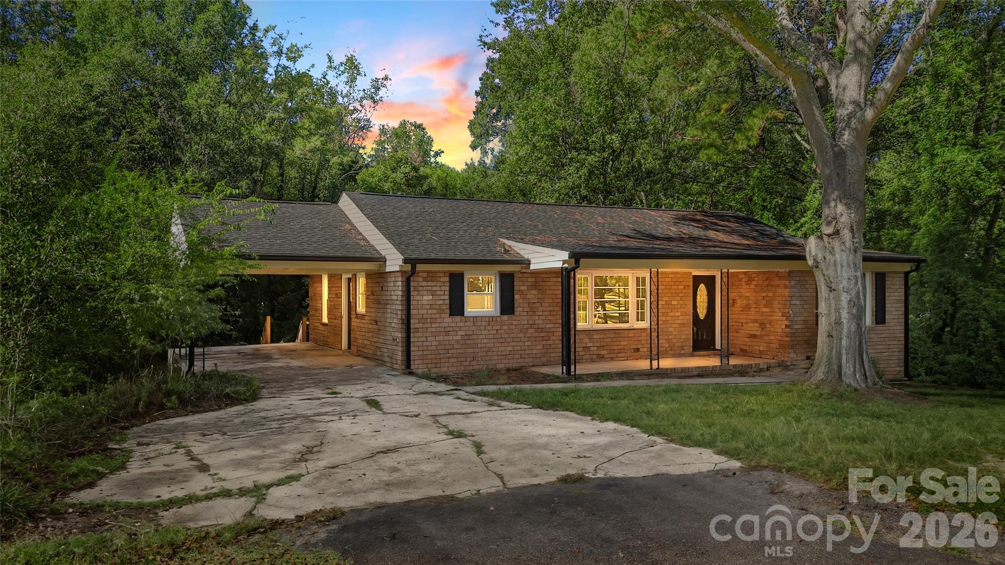 Welcome to this charming Ranch home offering 4 bedrooms and 1.5 bathrooms on a spacious lot with no HOA! The covered front porch offers a warm welcome to any visitors and is also the perfect spot to enjoy morning coffee. Inside, the open floor plan features beautiful hardwood flooring throughout. The spacious living room flows seamlessly into a well-equipped kitchen with an eat-in area, abundant cabinetry, a dedicated pantry, ample counter space, and stainless steel appliances—ideal for everyday living and entertaining. The primary suite offers comfort and privacy with a large closet and an ensuite half-bathroom. The secondary bedrooms are all generously sized and a clean slate for all of your needs. Enjoy outdoor living in the expansive backyard, providing plenty of room for relaxation, play, or gardening. Combining functionality with timeless appeal, this home offers the ease of single-level living in a comfortable, inviting setting.