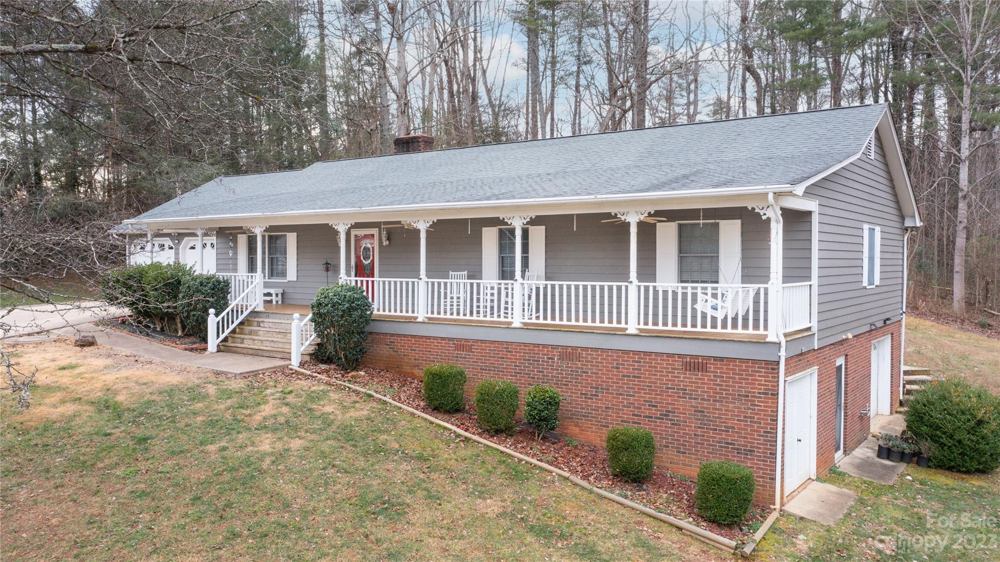 Buyer Agent to verify schools and square footage
Refrigerator and washer/dryer unit do not convey