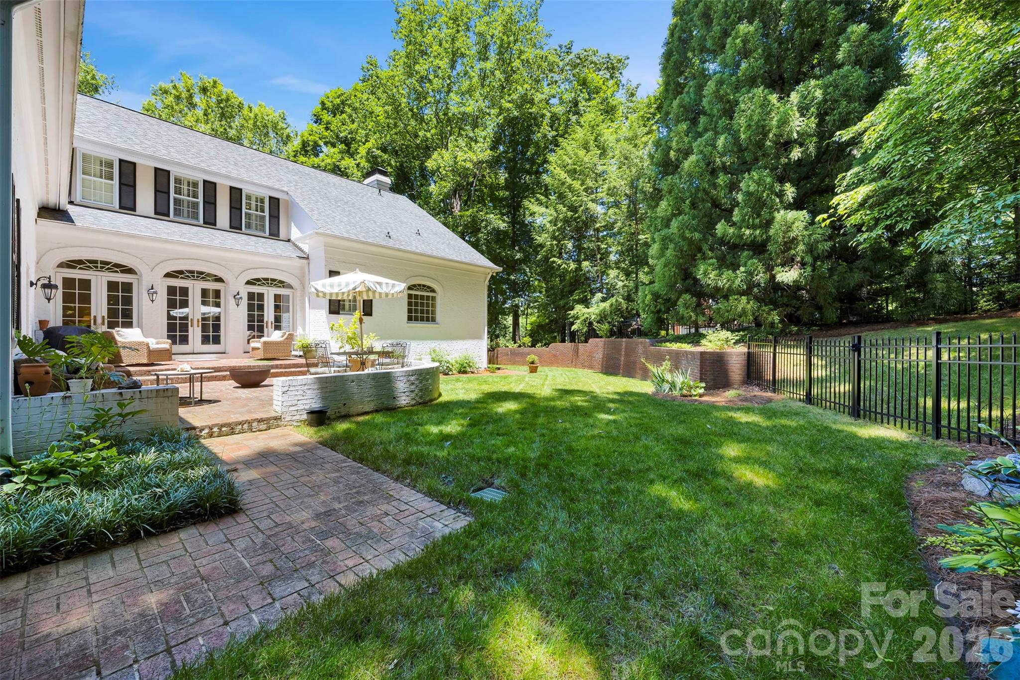 Country Club Estates - Residential