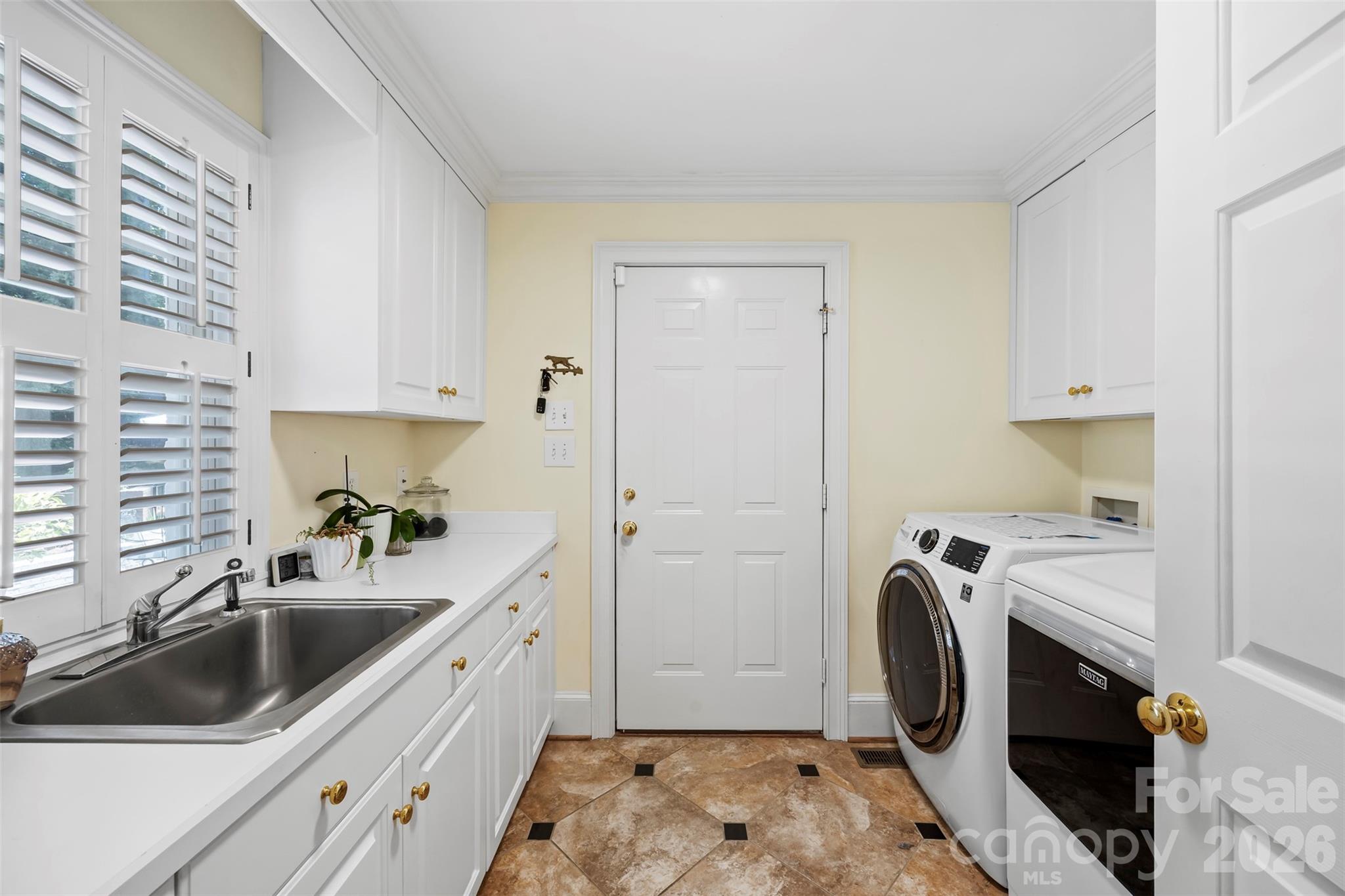 Country Club Estates - Residential