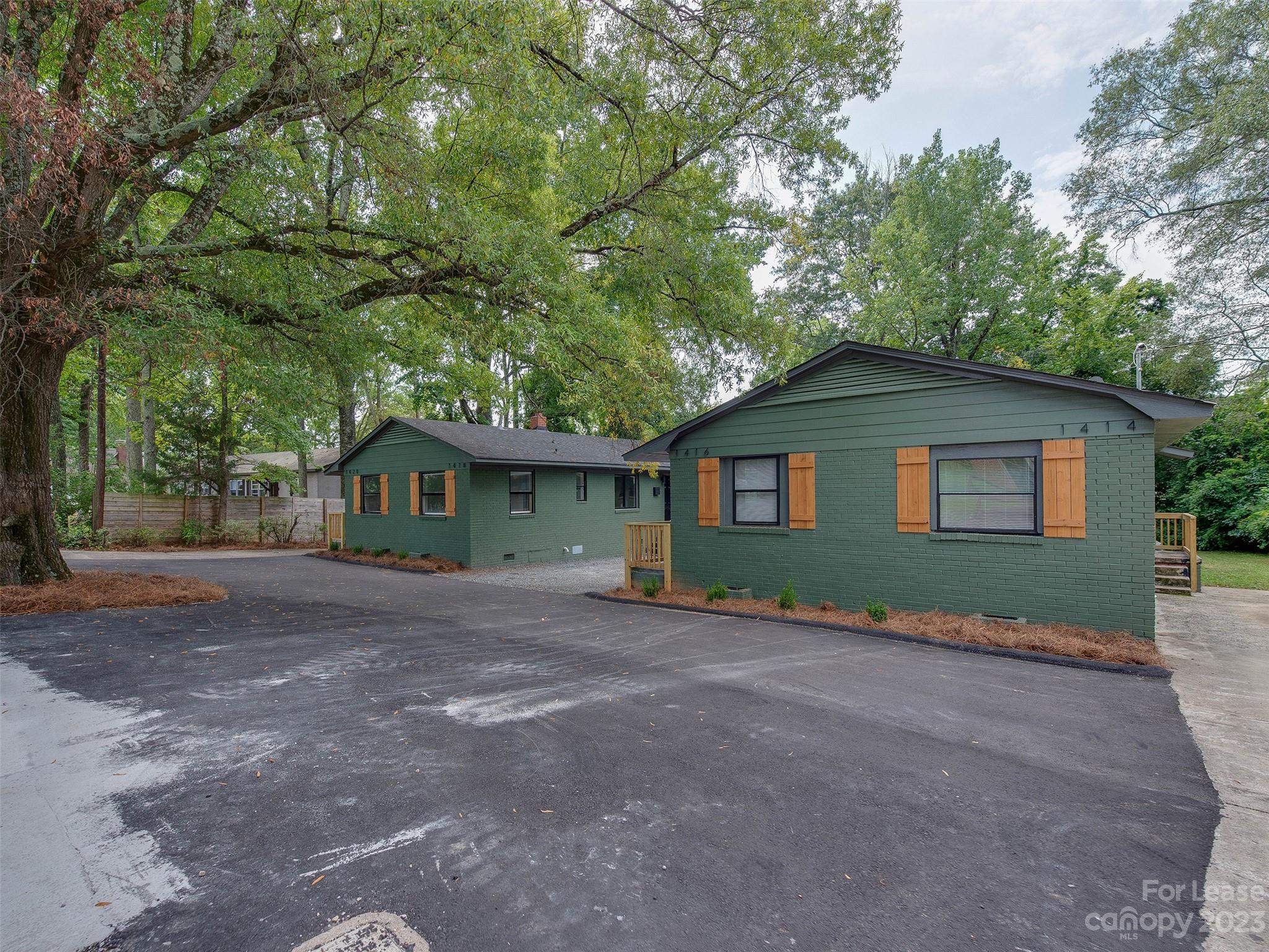 Plaza - Residential Lease