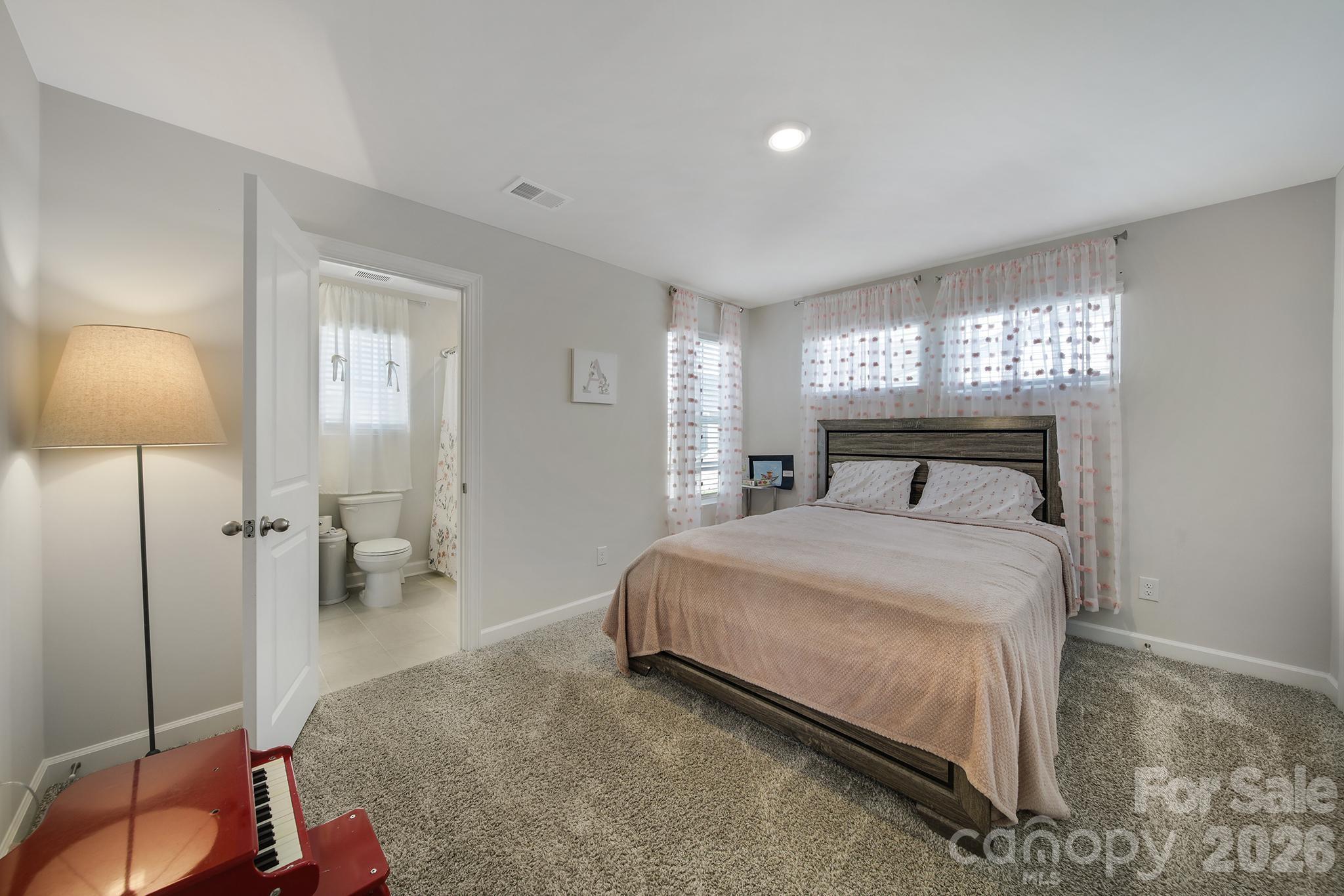 Anniston Chase - Residential
