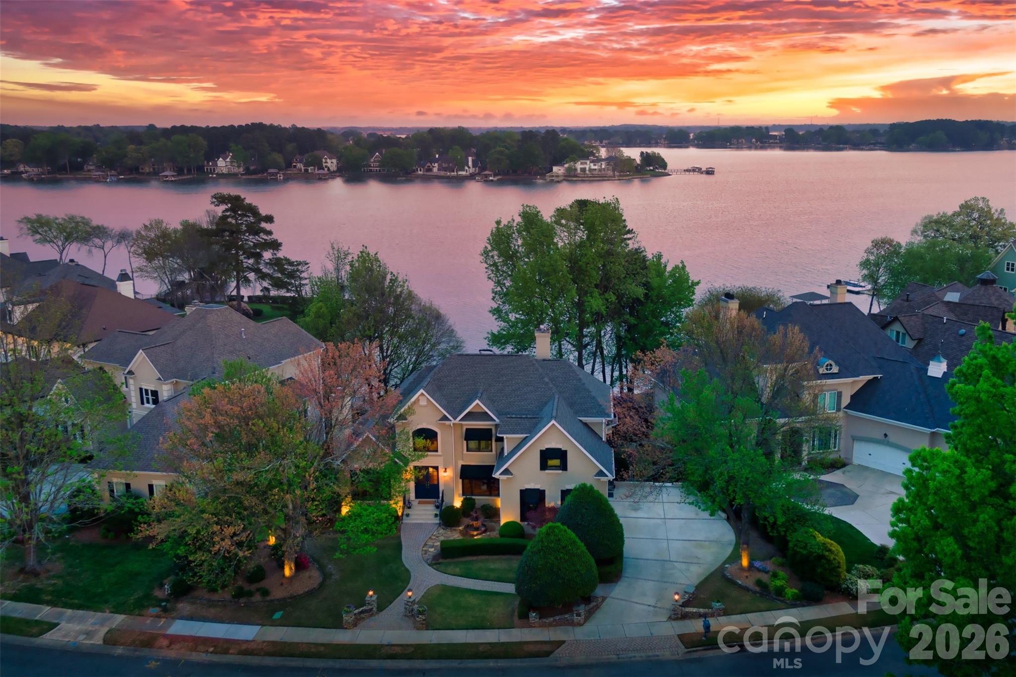 The Peninsula - Residential