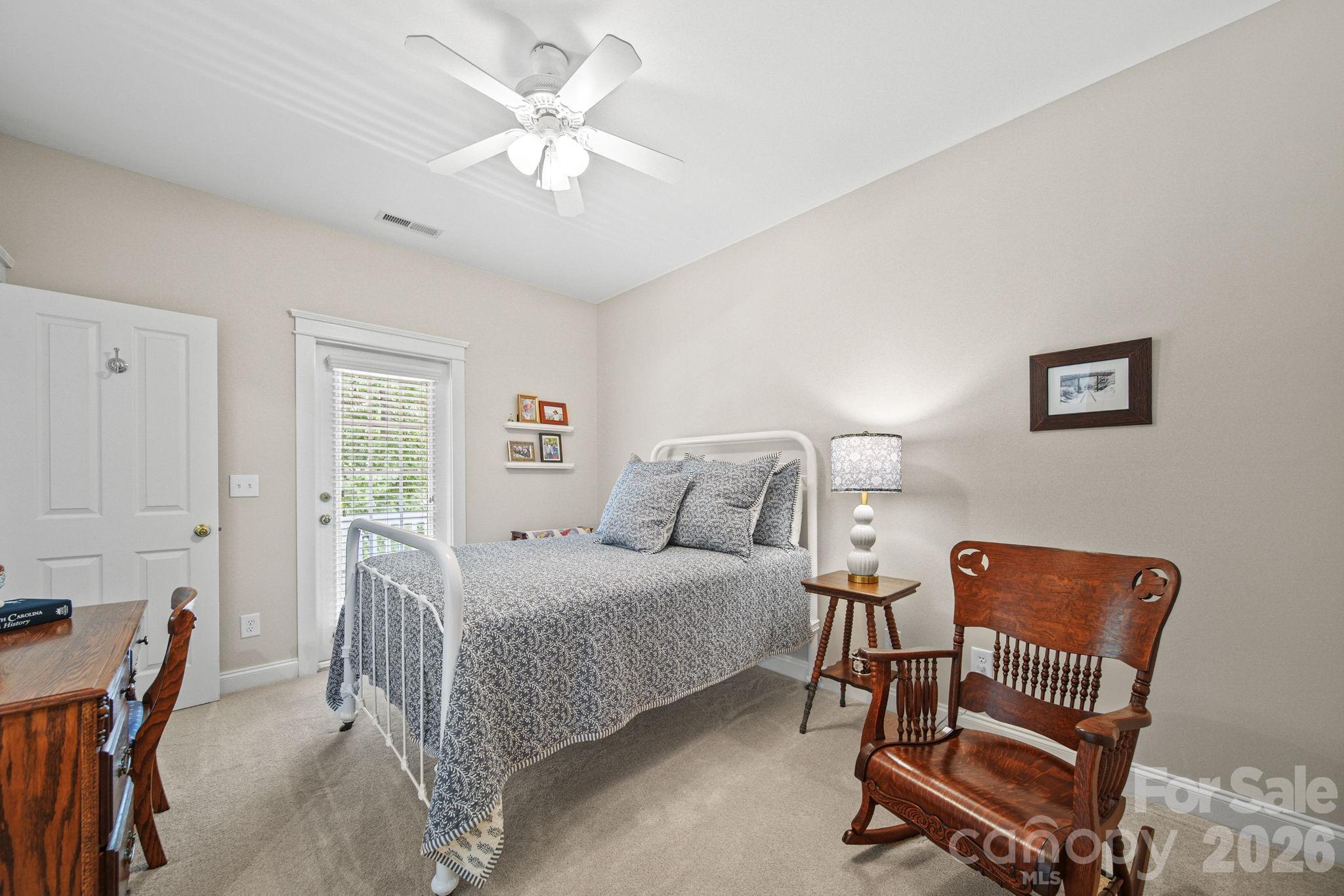 The Oaks on Providence - Residential