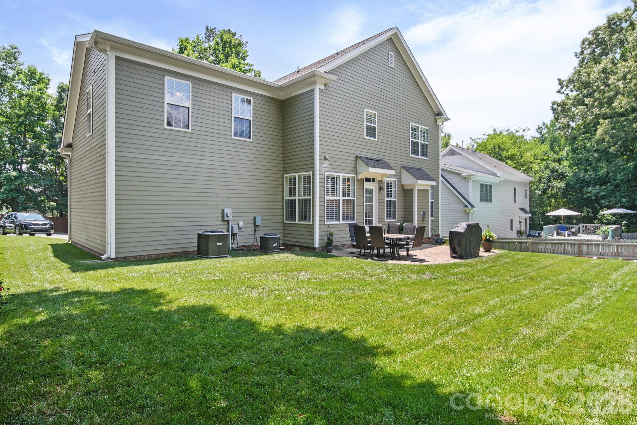 The Oaks on Providence - Residential
