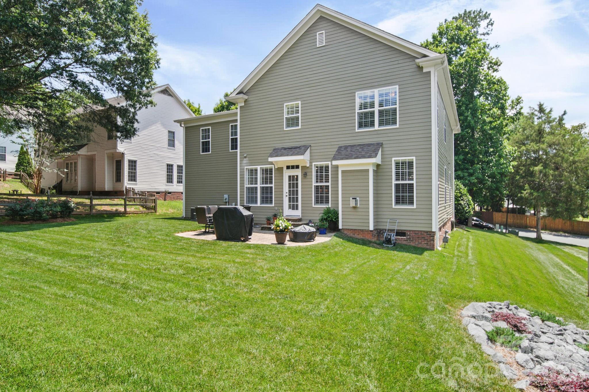 The Oaks on Providence - Residential