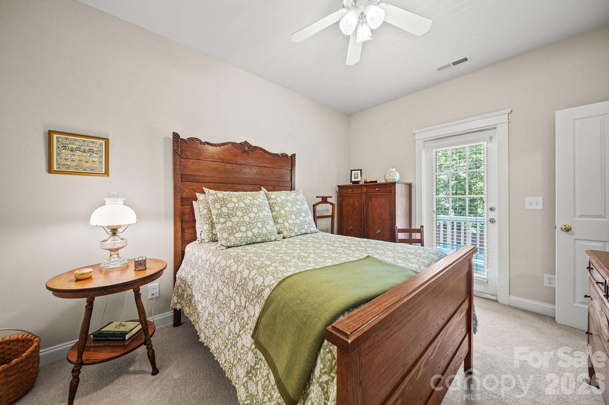 The Oaks on Providence - Residential