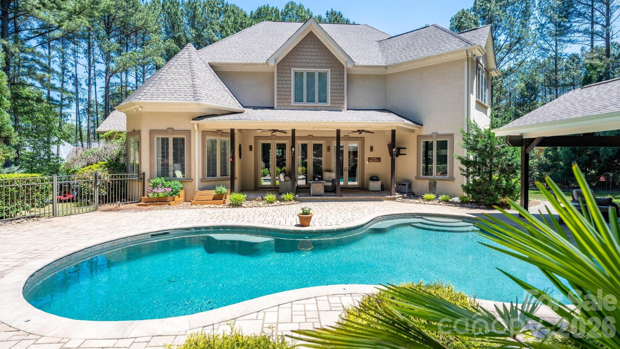 Pebble Bay - Residential