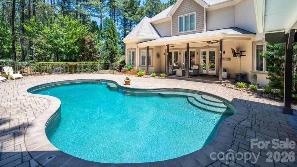 Pebble Bay - Residential