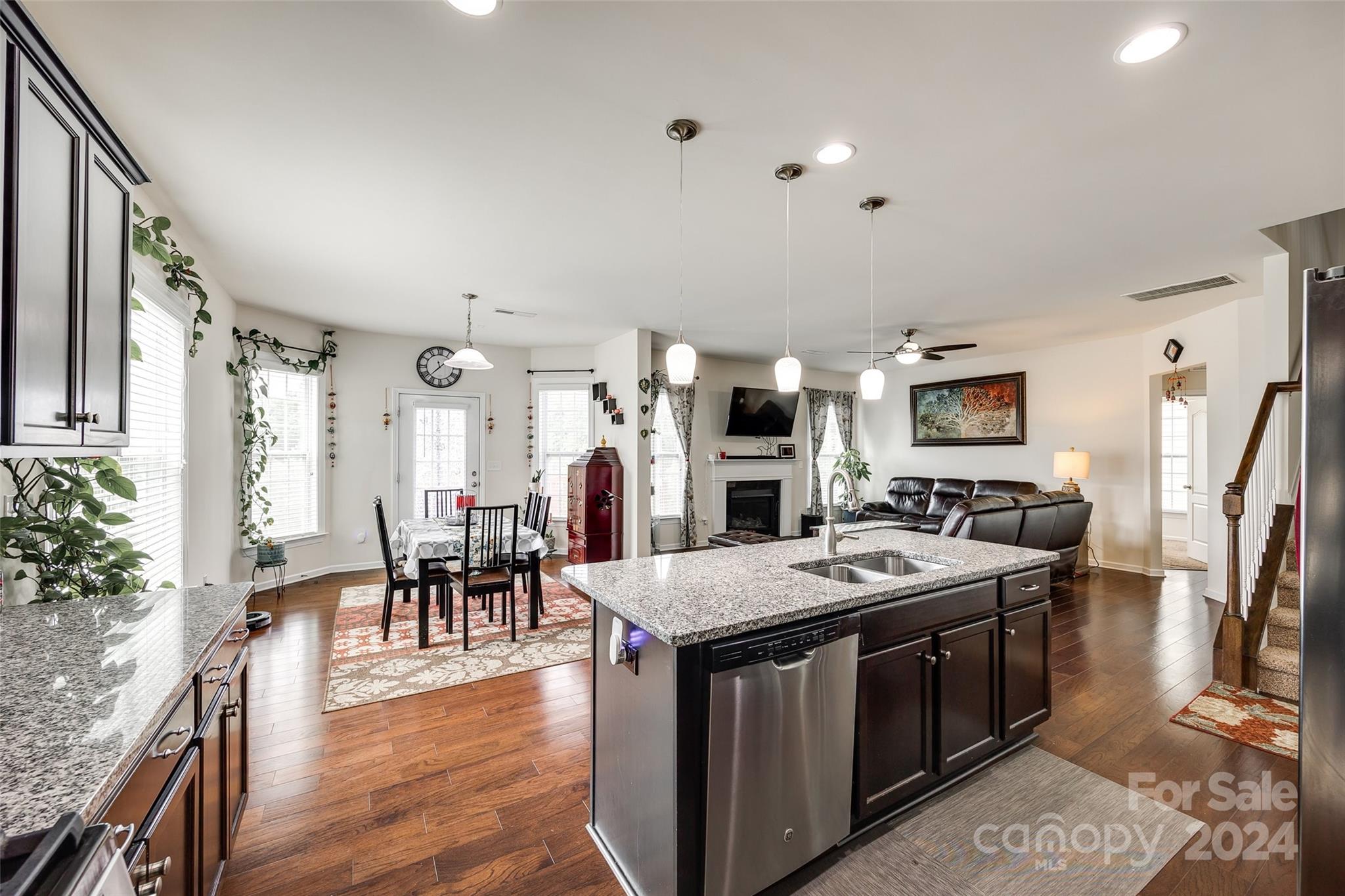 Hawks Creek - Residential