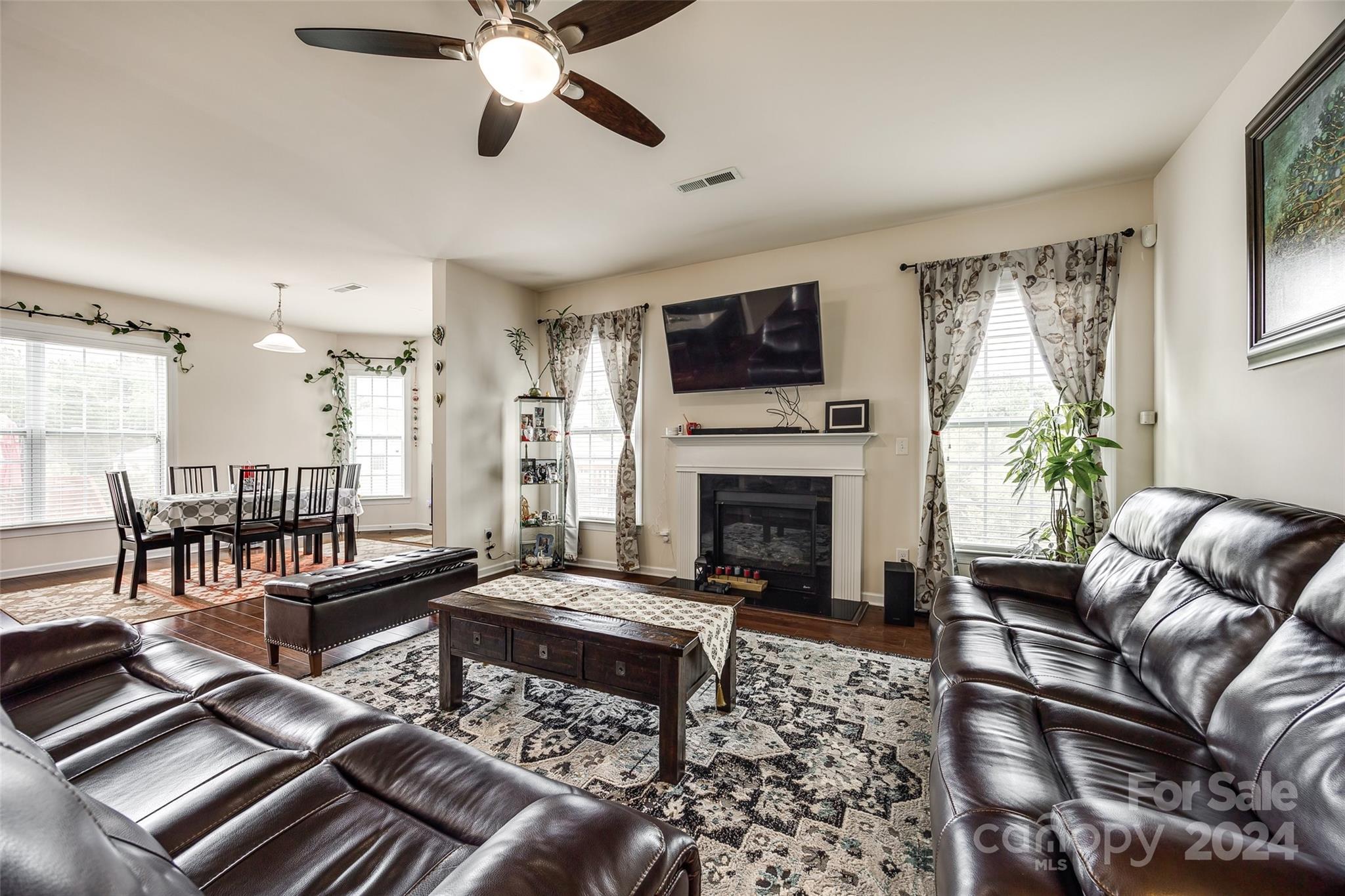 Hawks Creek - Residential