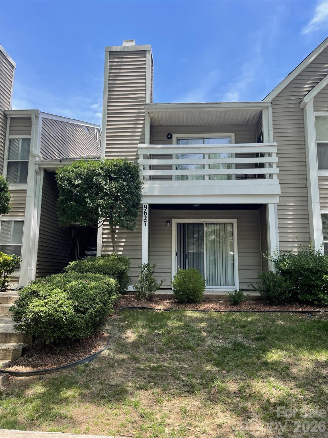 Part of an 11 unit portfolio for sale. This unit is currently occupied until July 15th 2026 but can be purchased now.
* Granite Countertops
* Newer Stainless steel kitchen appliance
* Washer and Dryer included in your unit
* Updated floors and ceramic tile
**Tenant requires 24 hour notice before showing.