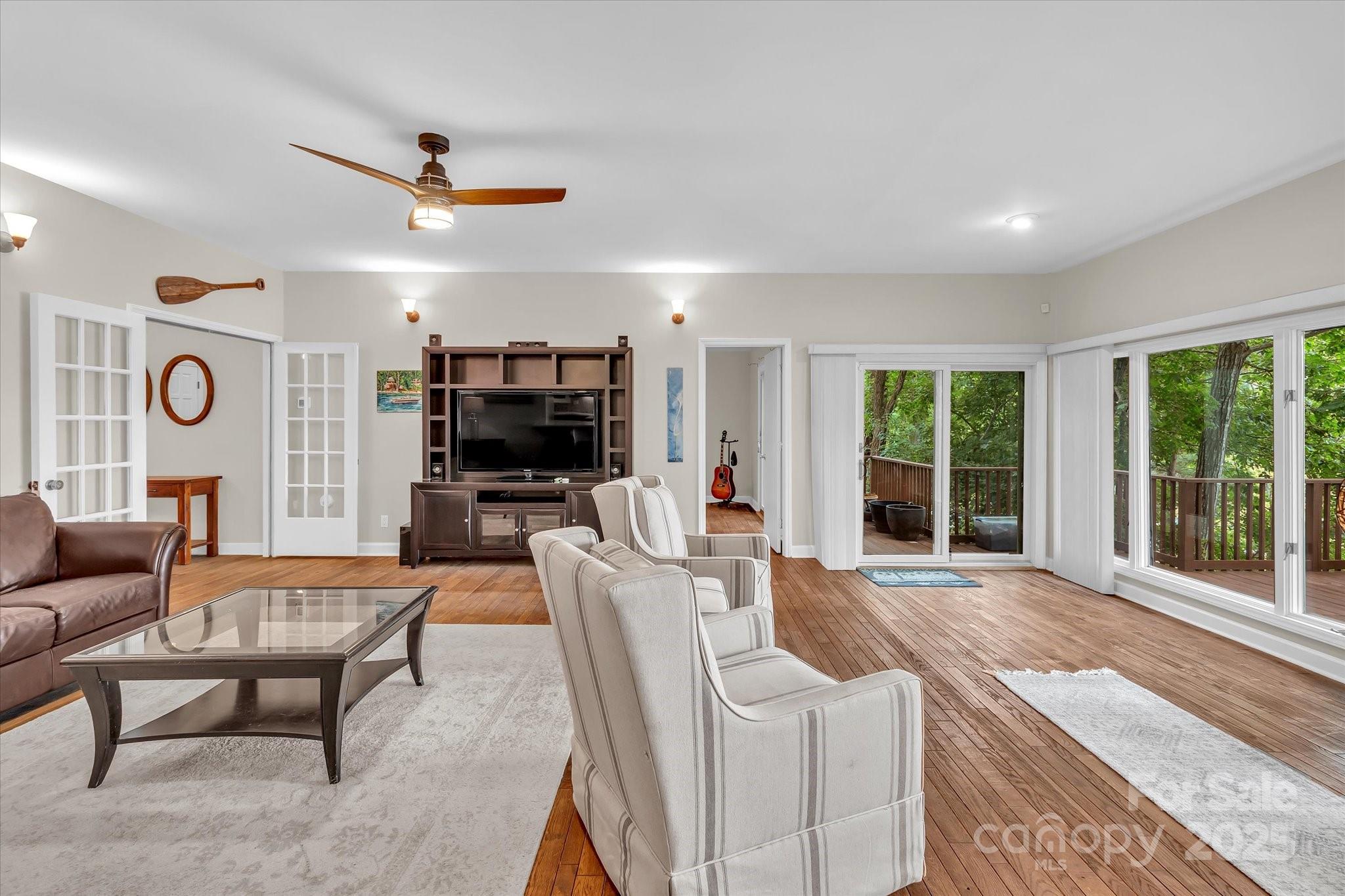 Tega Cay - Residential