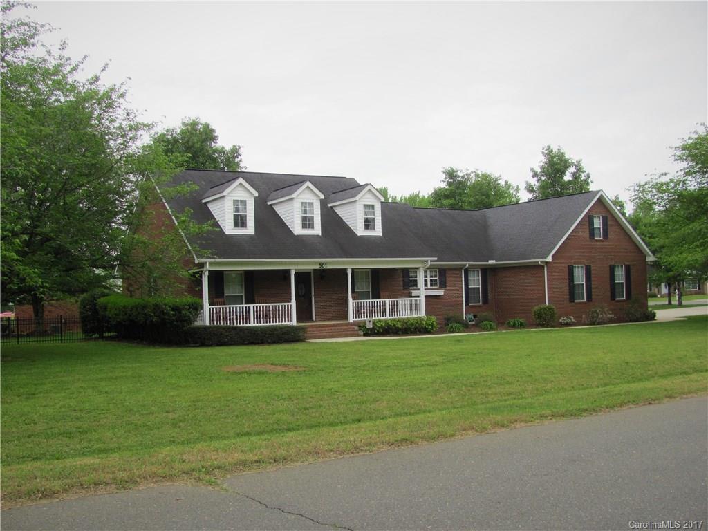 Fantastic custom built home, great lot. 3 car garage, gourmet kitchen, wood floors, sun room and a large master suite. Shows great. Make appointment to see today.