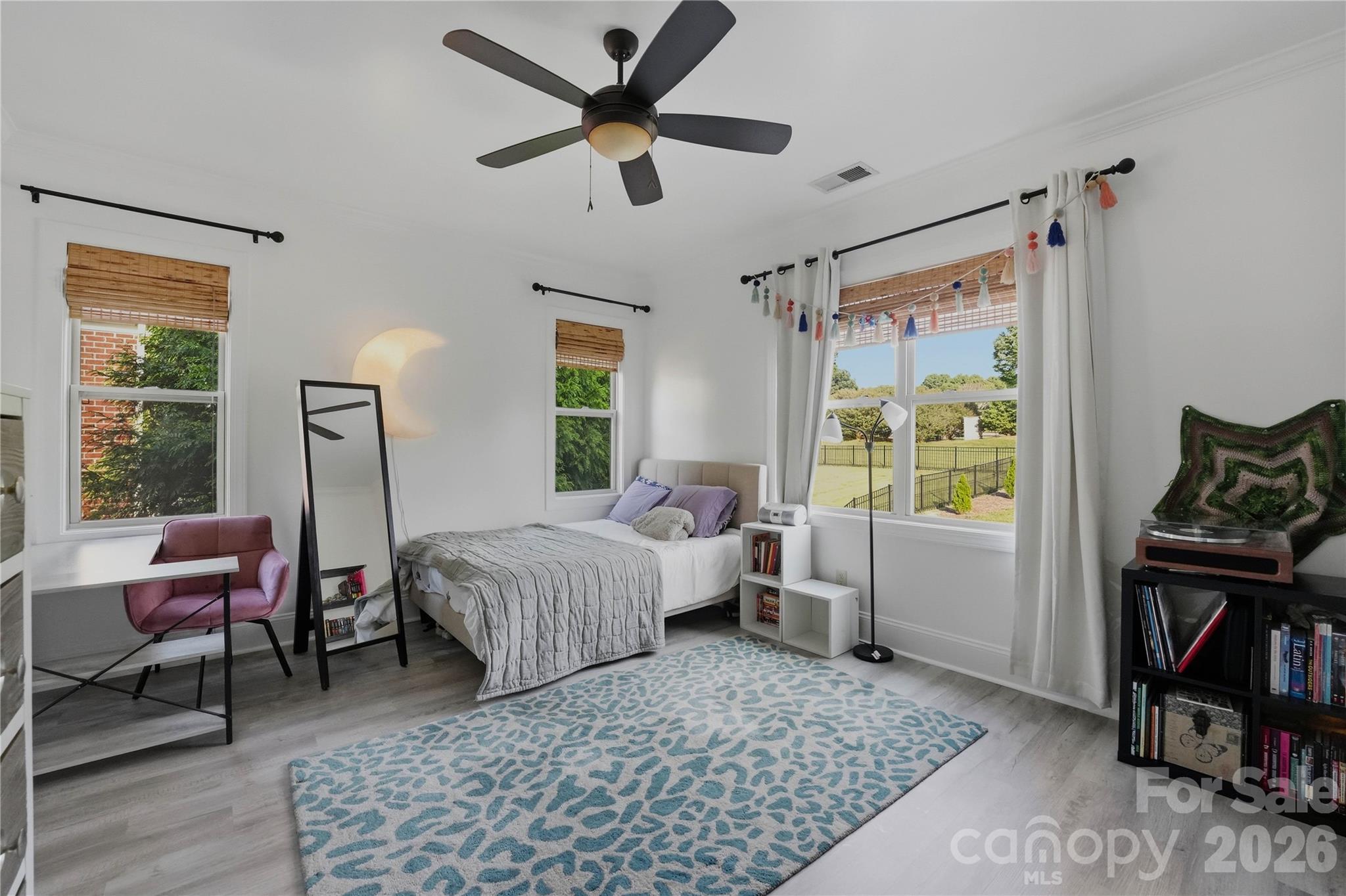 Hollister - Residential