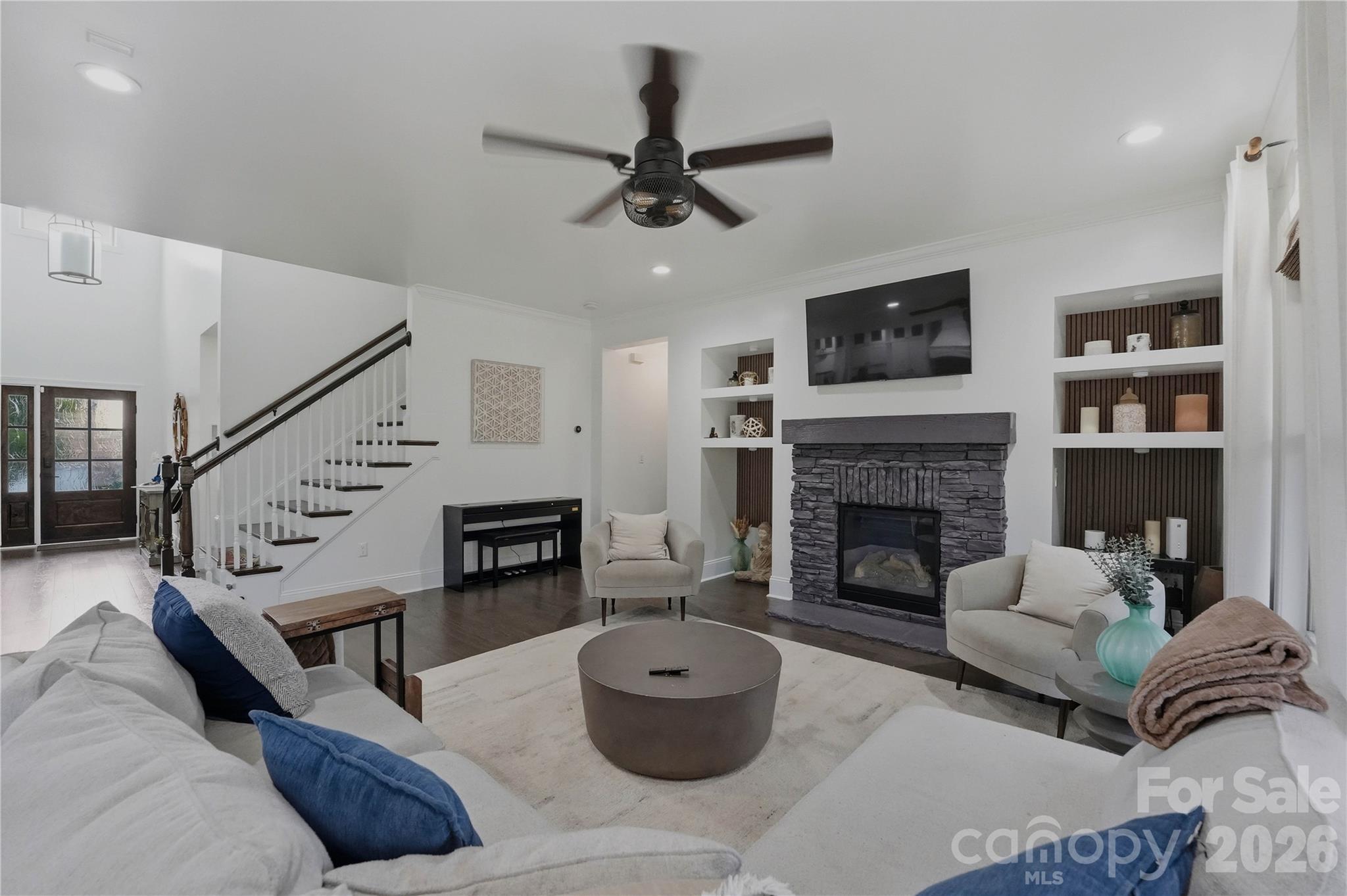 Hollister - Residential