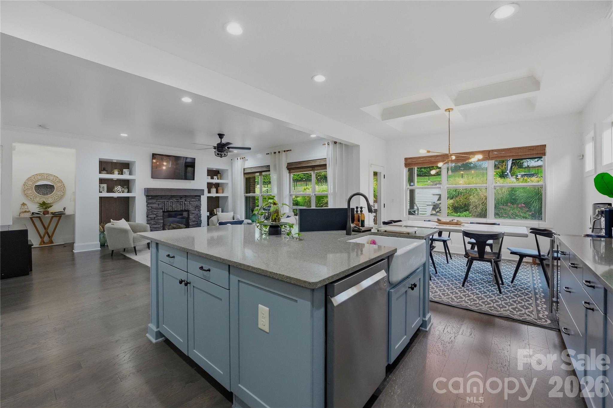Hollister - Residential