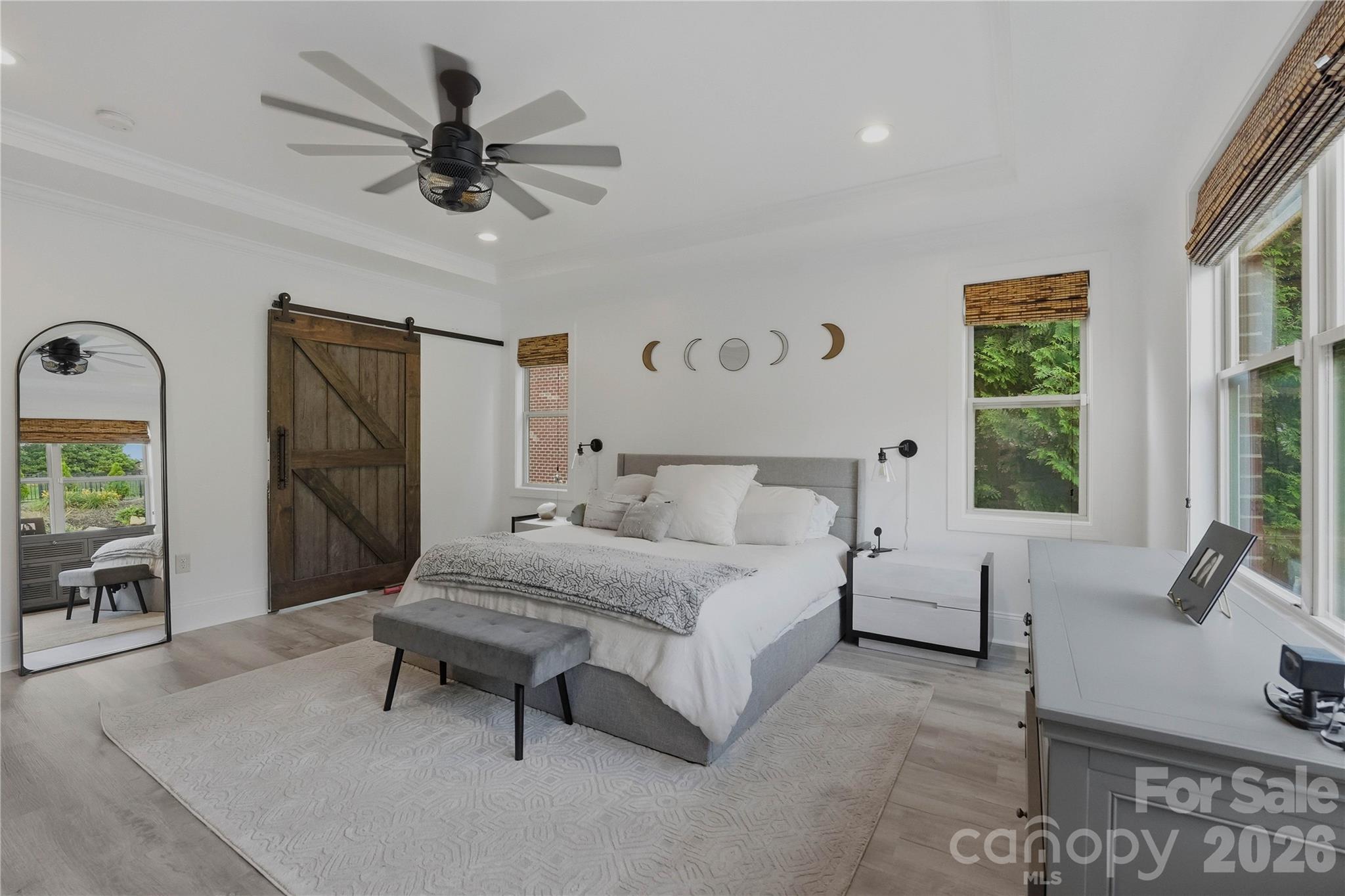 Hollister - Residential