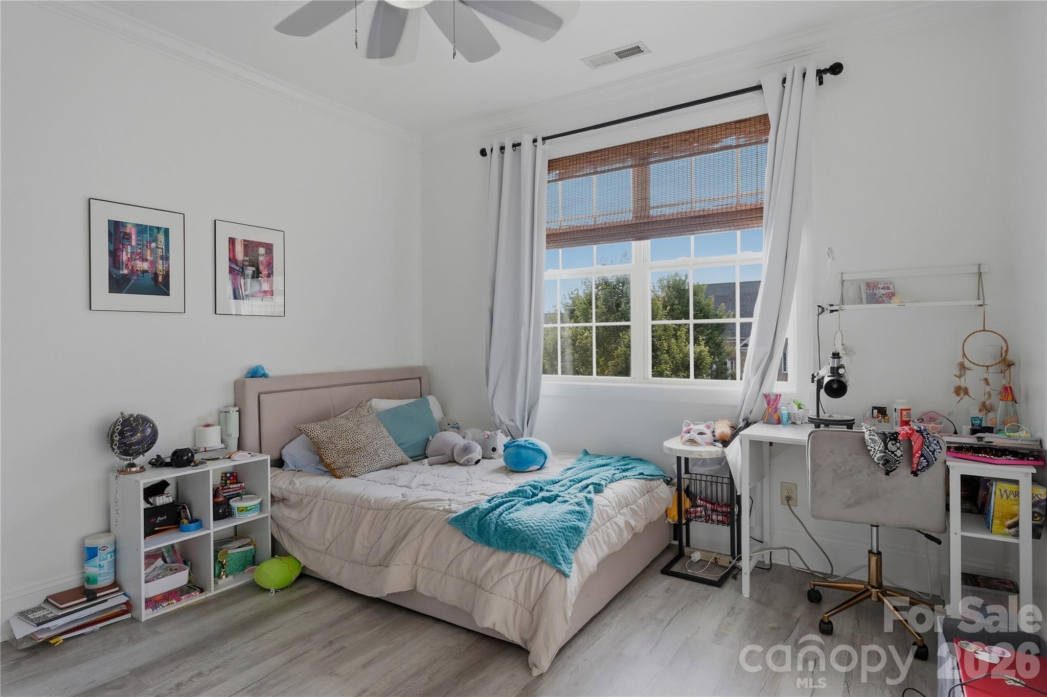 Hollister - Residential