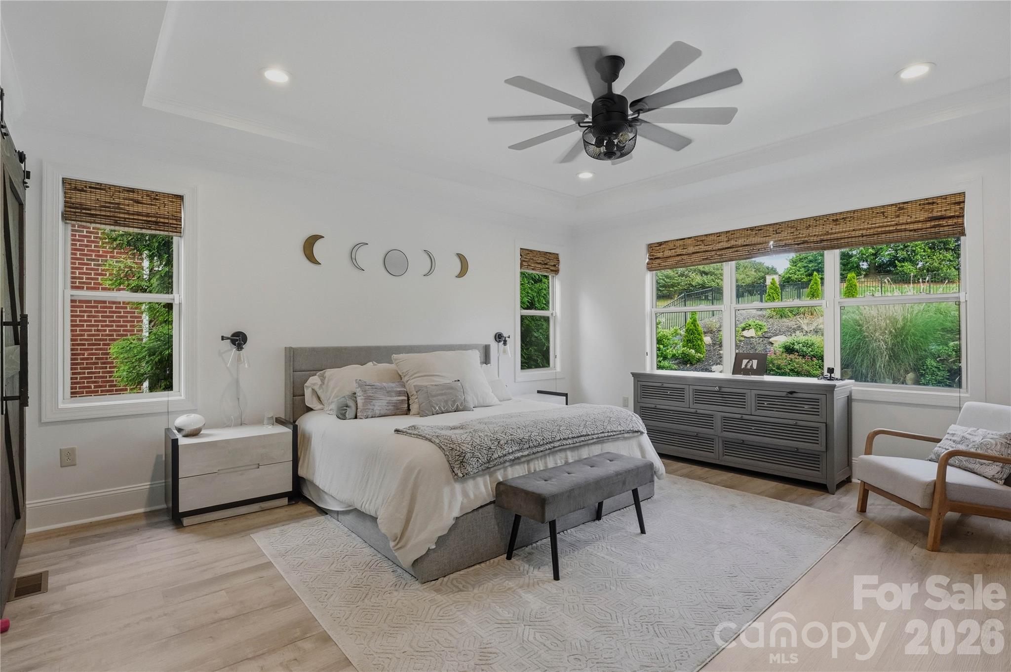 Hollister - Residential
