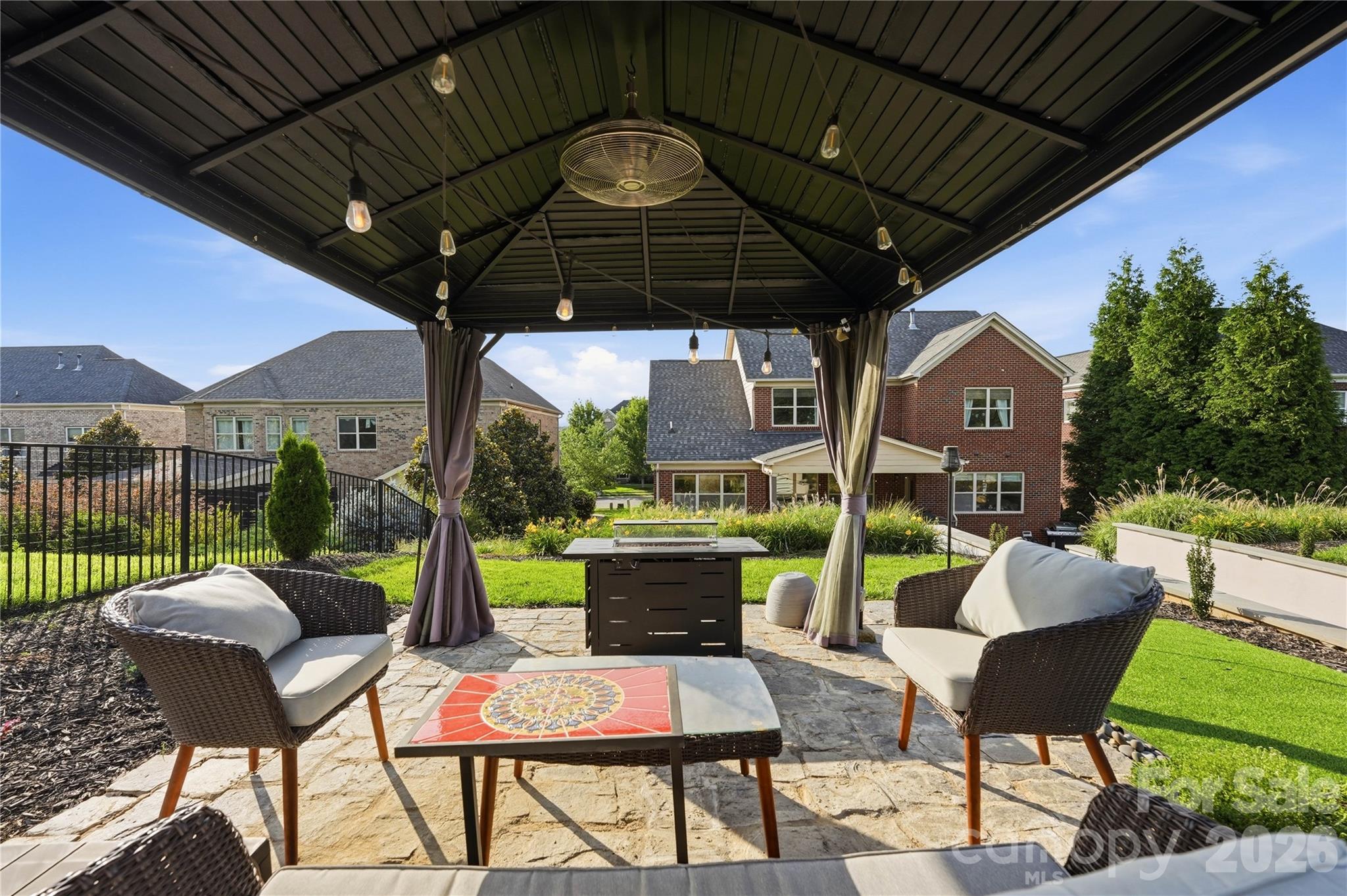 Hollister - Residential