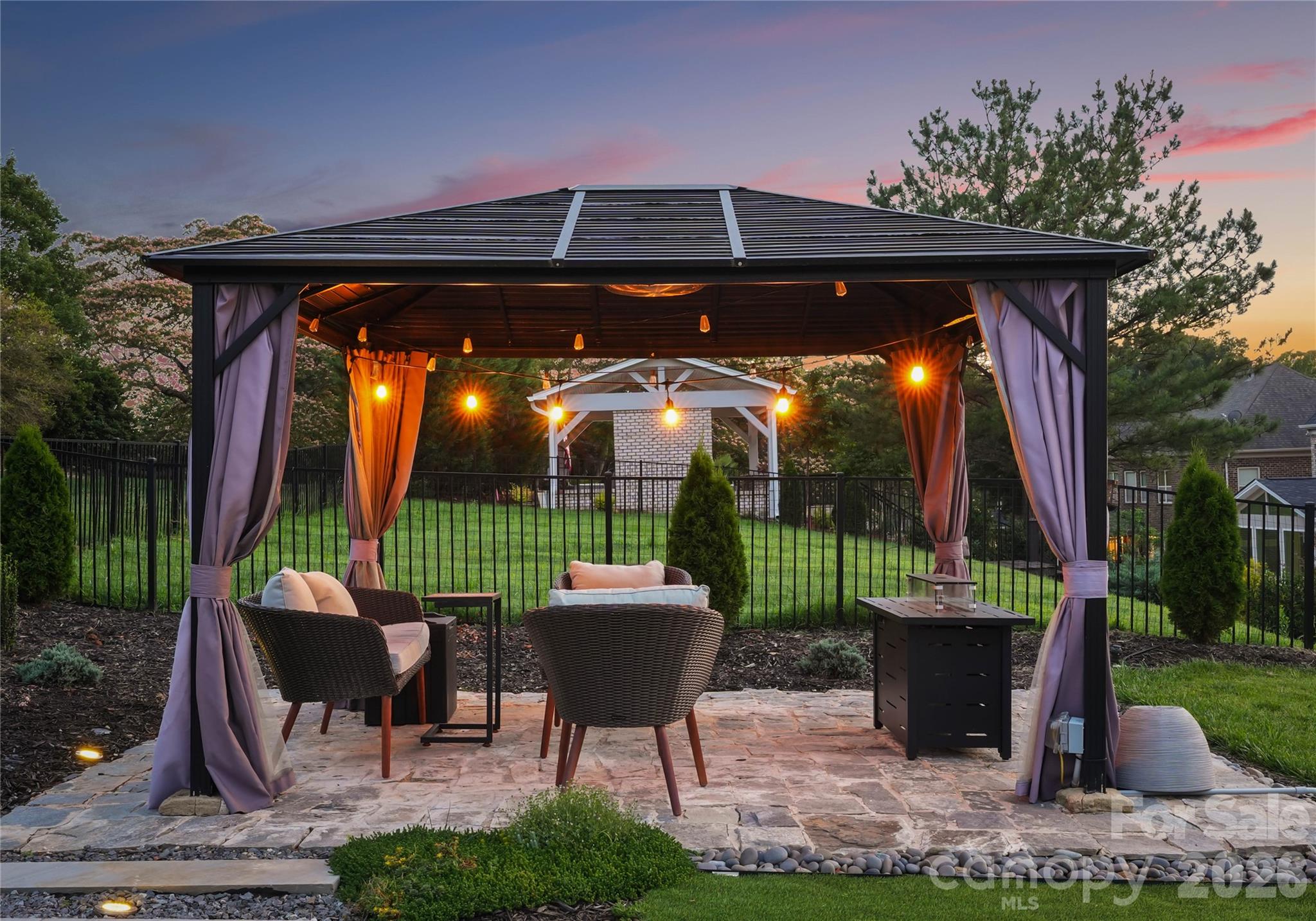 Hollister - Residential