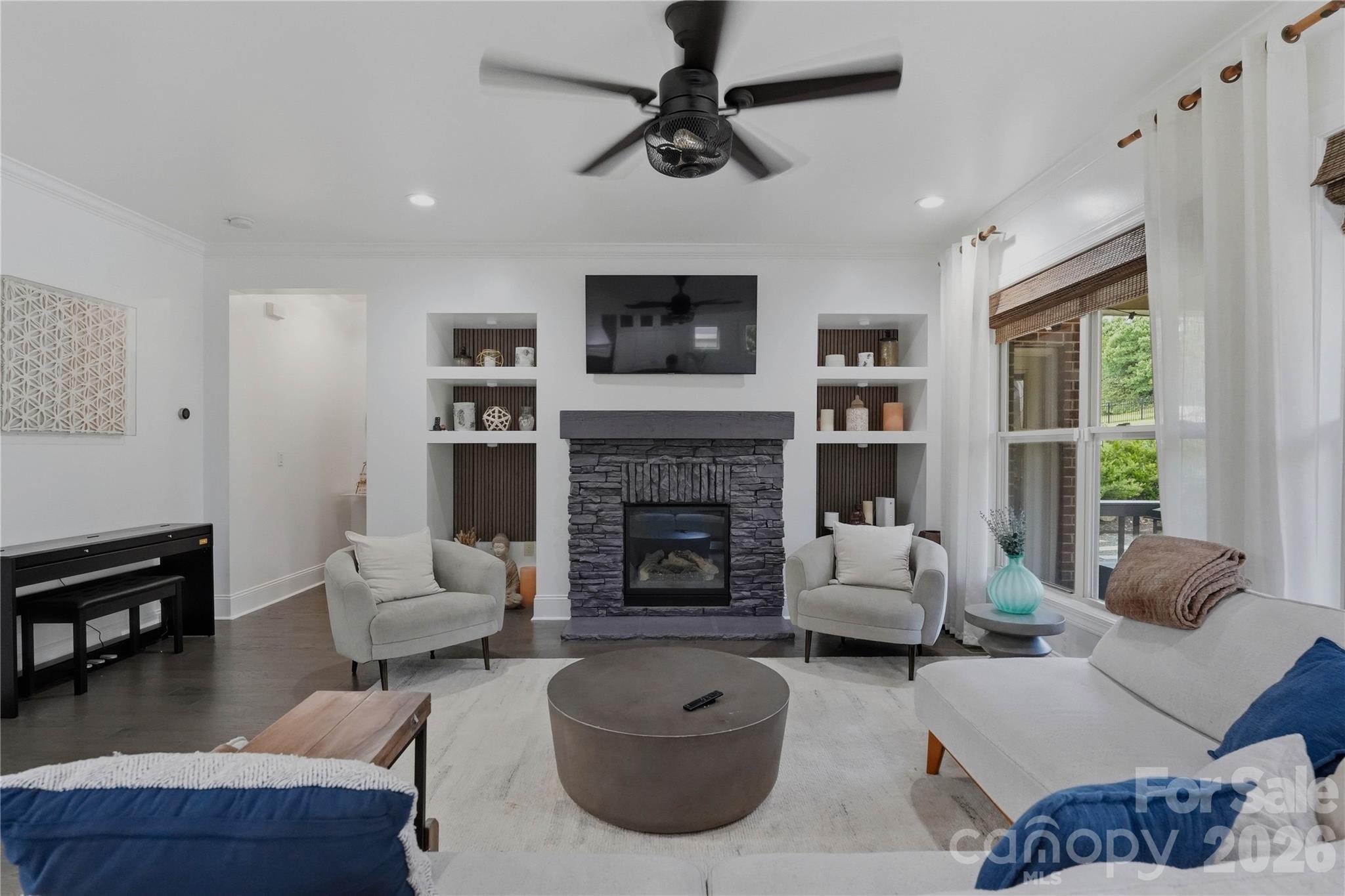 Hollister - Residential