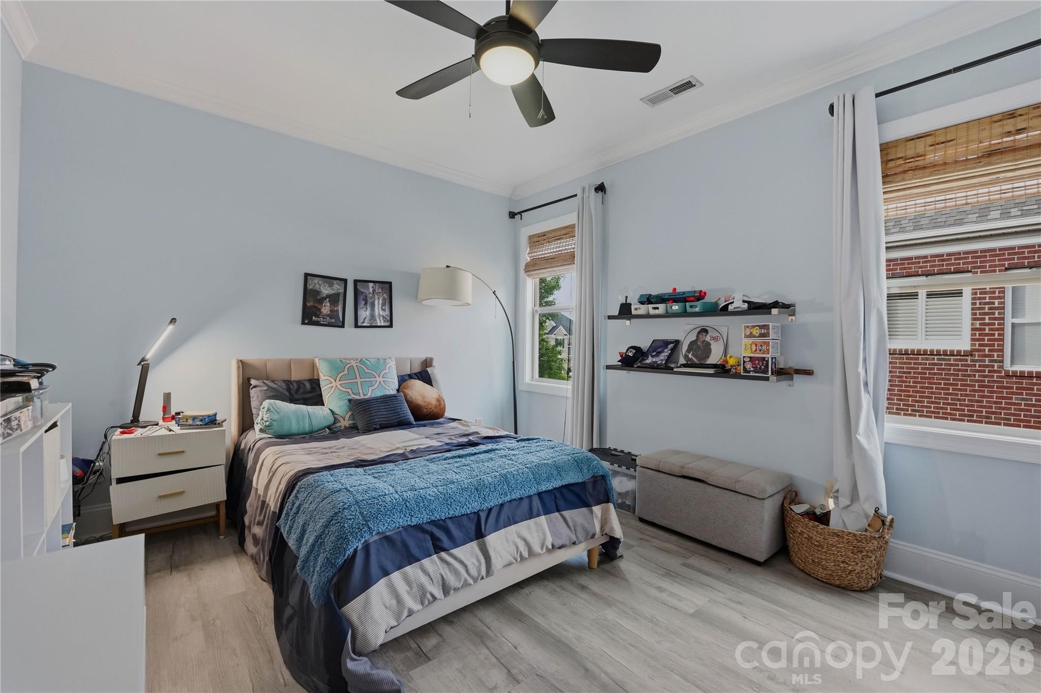 Hollister - Residential