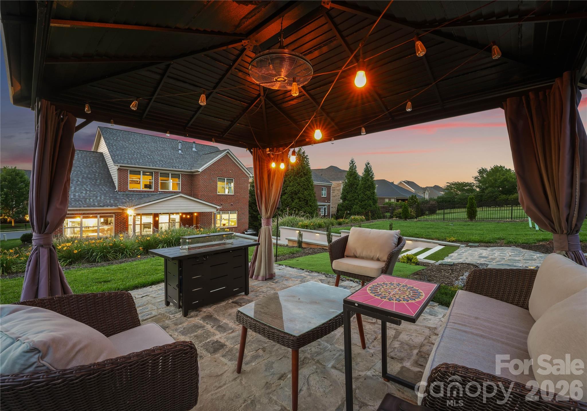 Hollister - Residential