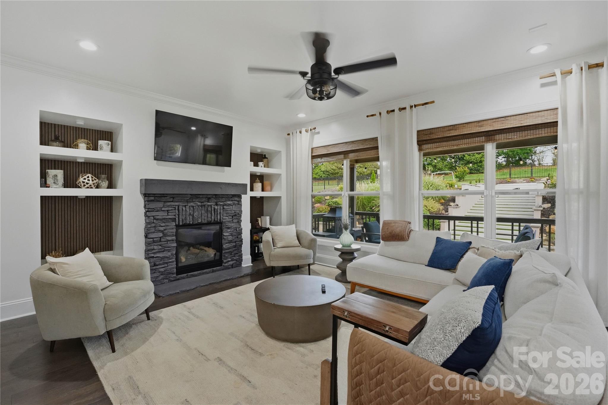 Hollister - Residential