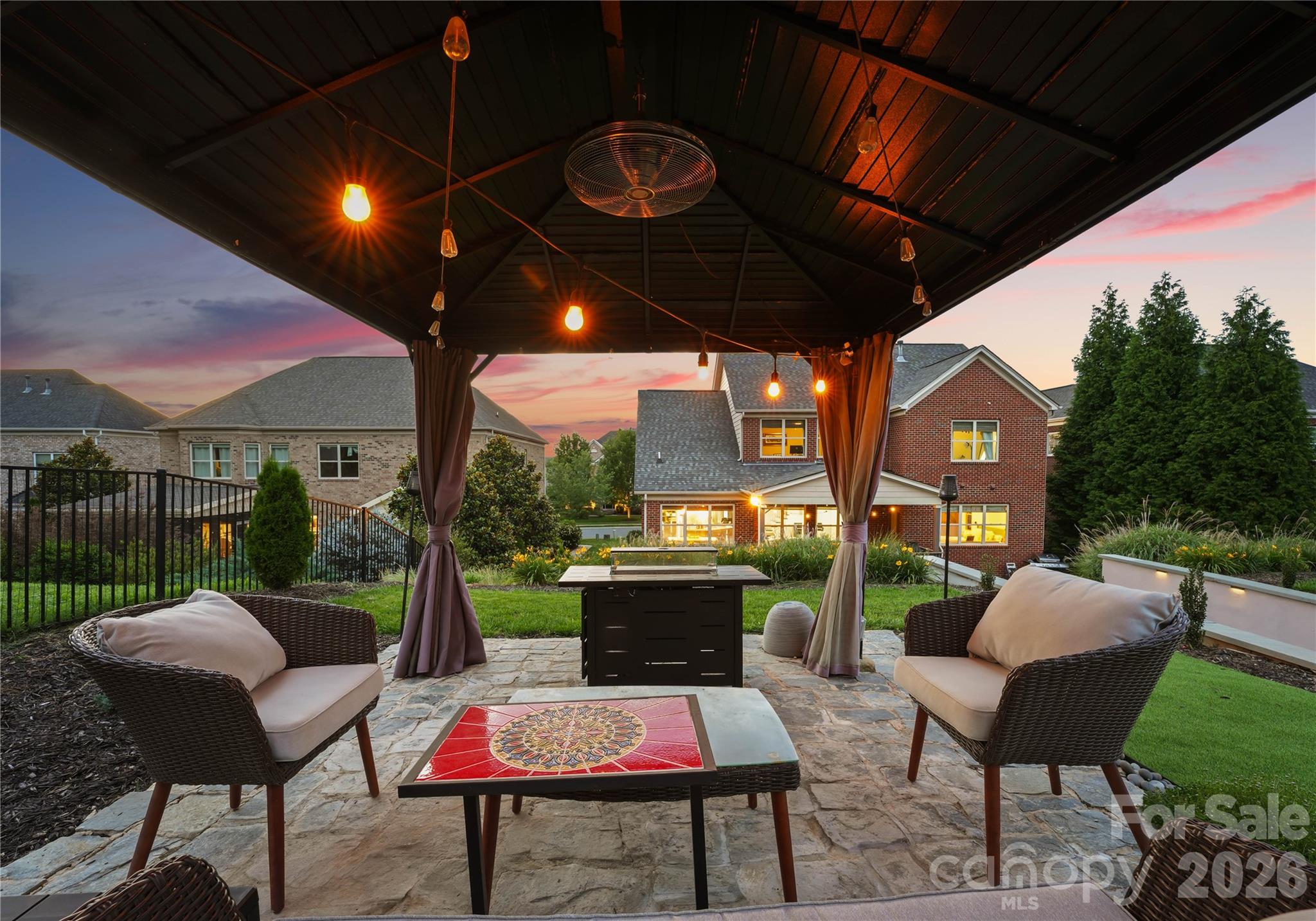 Hollister - Residential