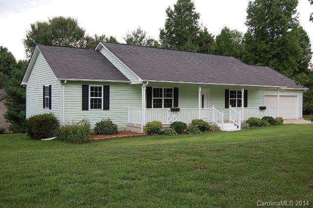 Great 3bedroom, 2bath home located in quiet North Lincoln neighborhood. Beautiful pre finished wood floors in the kitchen & dining area. All appliances included, fresh paint, floor covering & carpet. Rocking chair front porch & trex covered rear deck will guarantee relaxing afternoons. This home is move in ready.