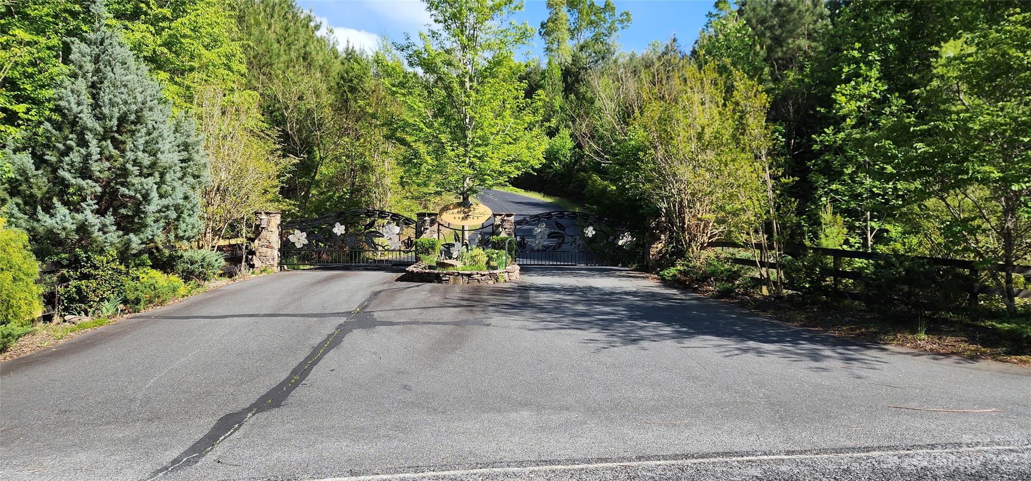 Mountain Laurel Estates - Land