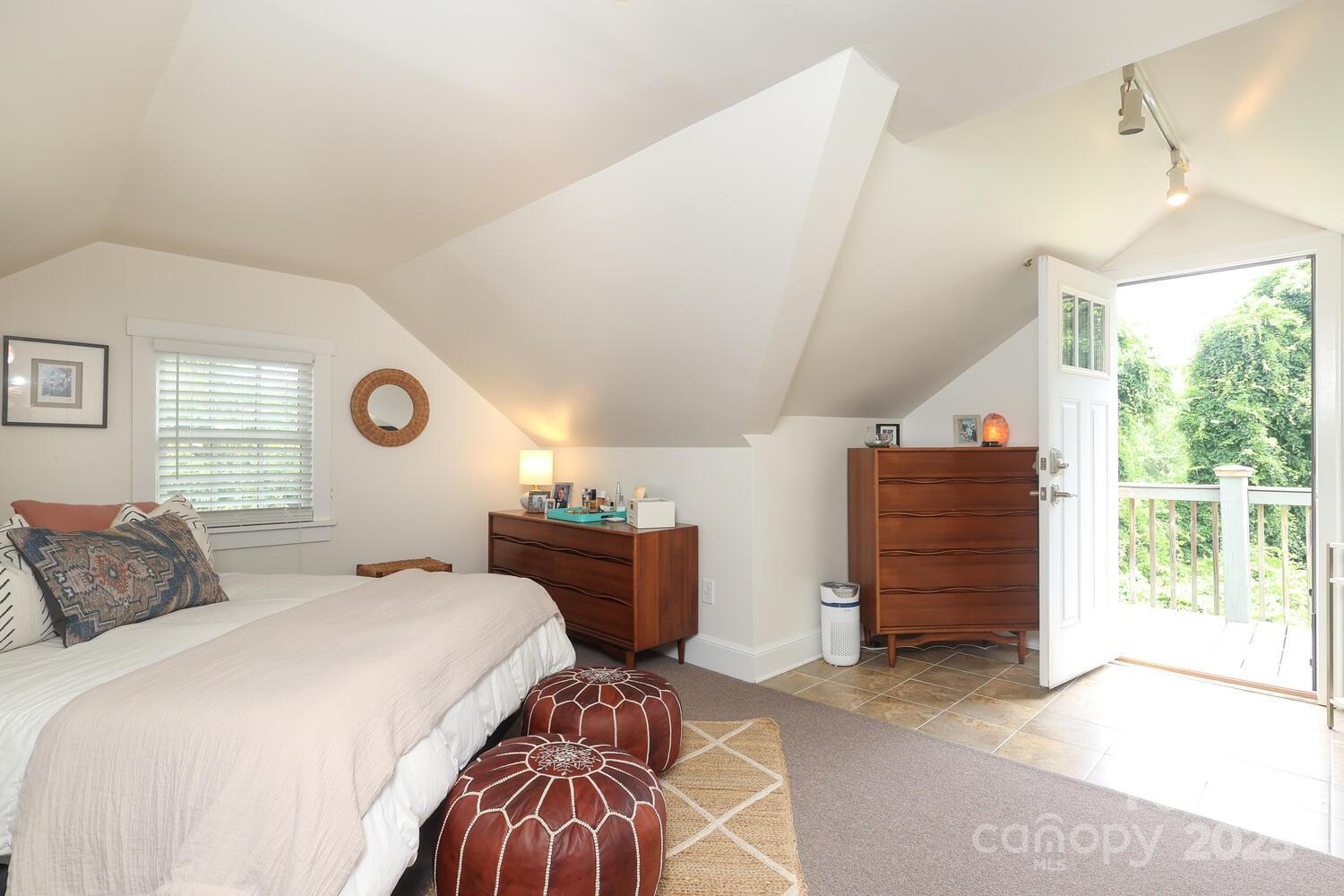 Live Oaks - Residential