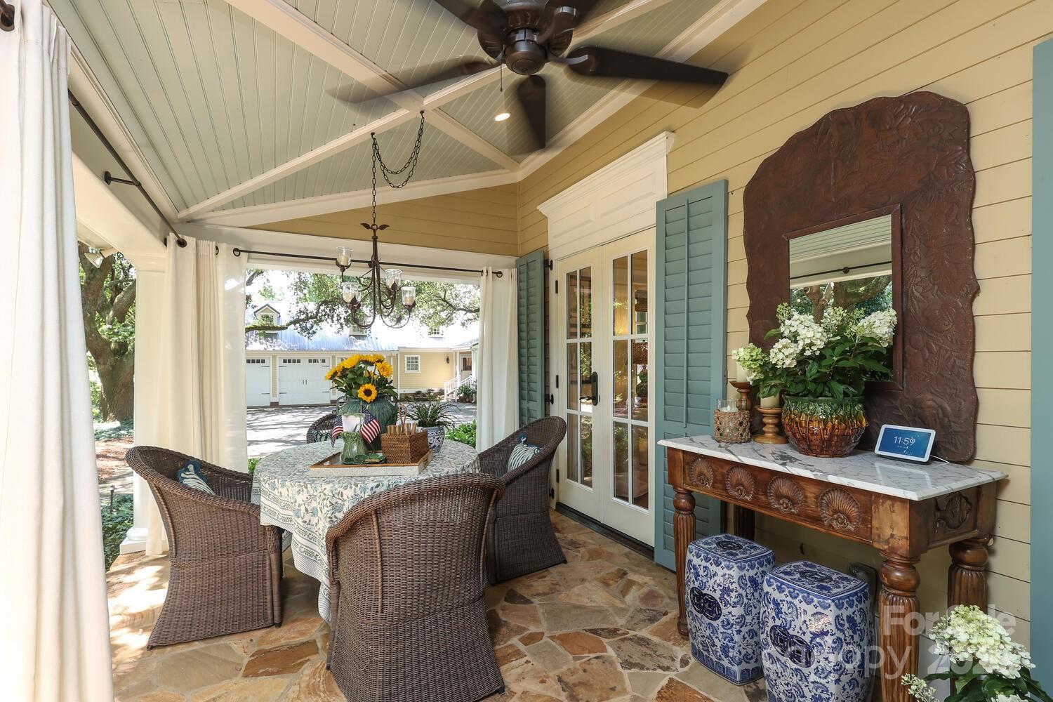 Live Oaks - Residential