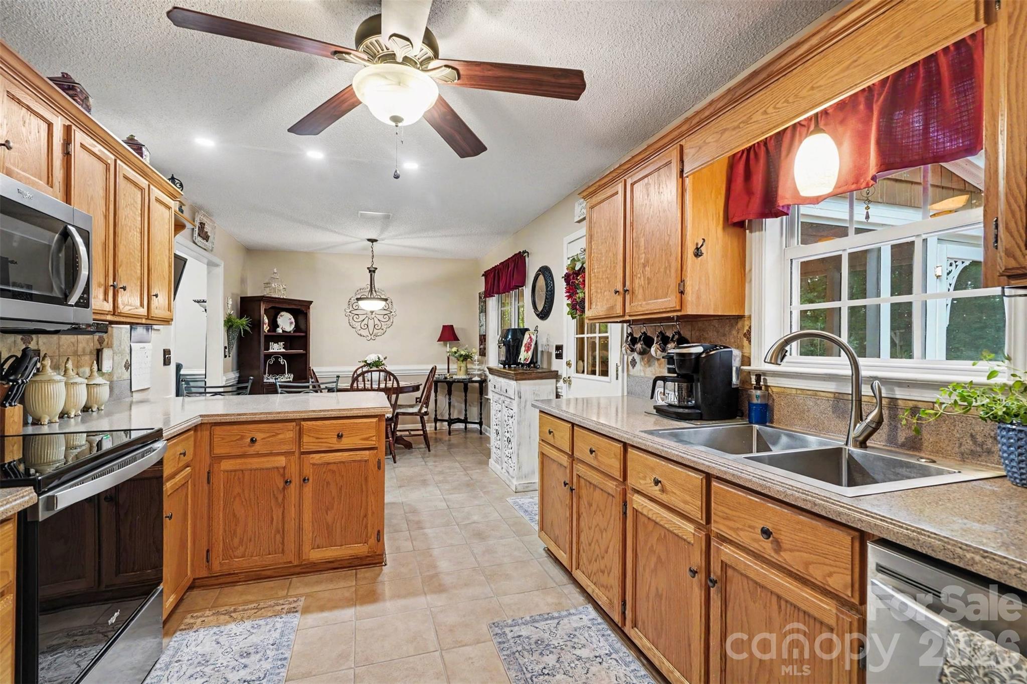Charlton Oaks - Residential