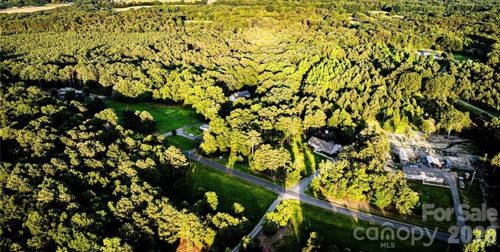 Discover 1 acre of versatile, flat, and mostly cleared land in Marshville! Zoned AG with no HOA, this parcel is a blank canvas for your hobby farm, garden, or recreational retreat. A recent survey is complete, and the location offers easy access to the Monroe Bypass while maintaining a quiet, rural feel.
IMPORTANT OPPORTUNITY: This parcel (5606) sits directly adjacent to 5602 Flint Ridge Church Rd (see MLS #[Insert Number]). While 5606 is priced and sold separately, this is a prime chance to purchase both listings together to create a larger 2-acre estate. Bring your vision and secure your footprint in Union County