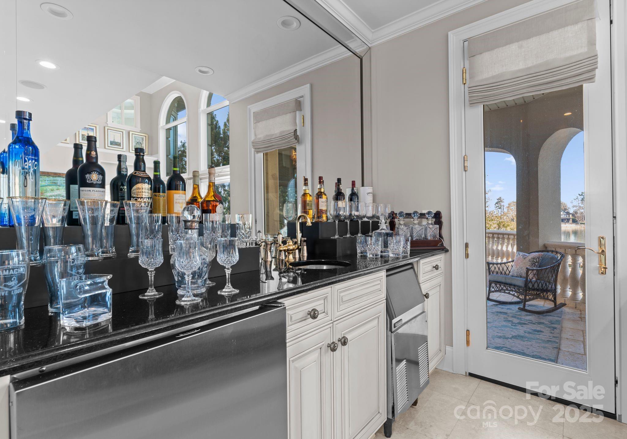 The Peninsula - Residential