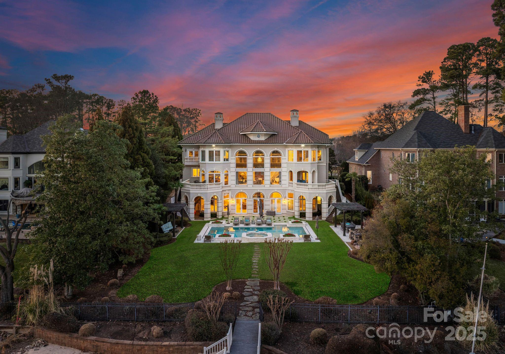 The Peninsula - Residential