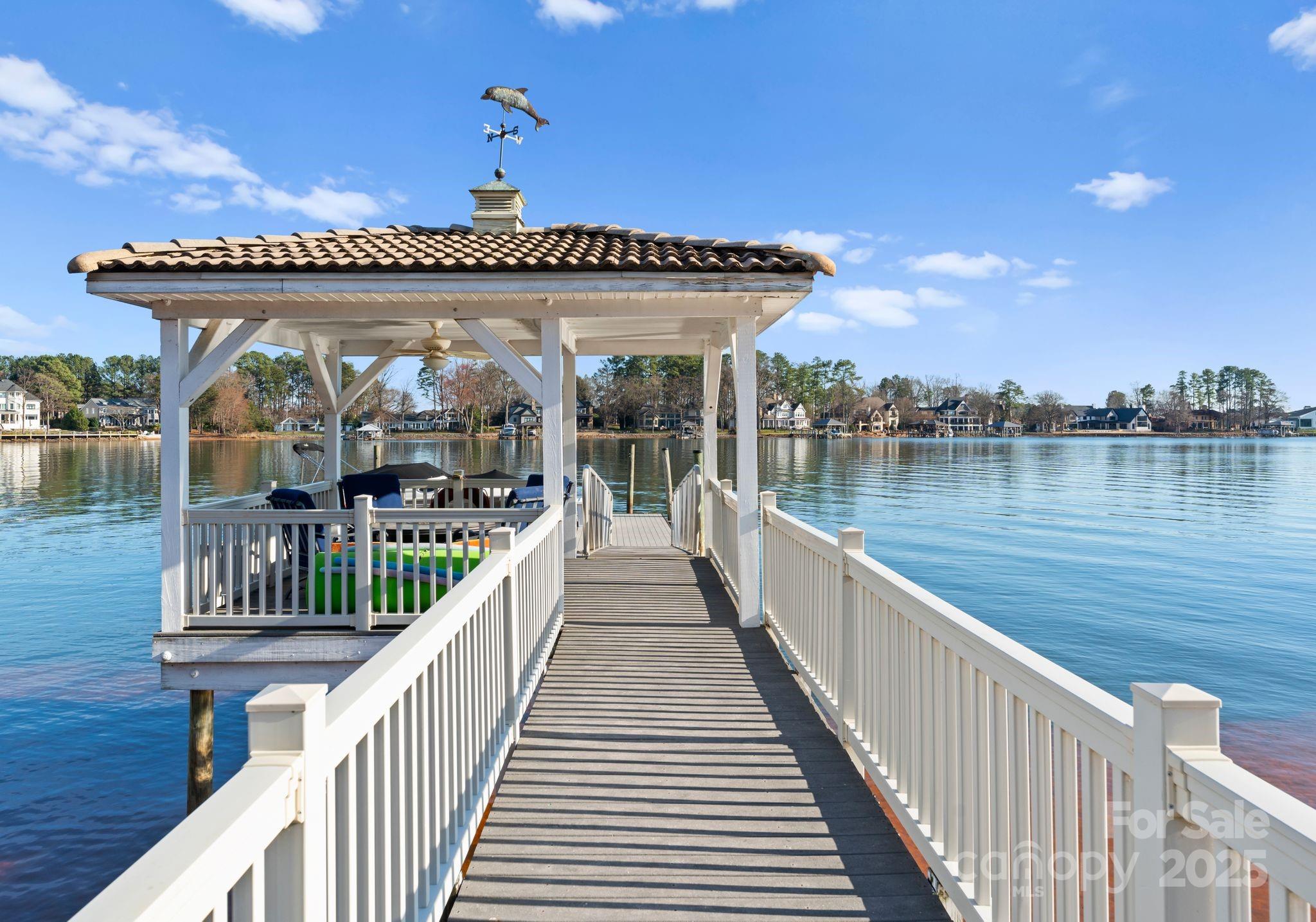 The Peninsula - Residential