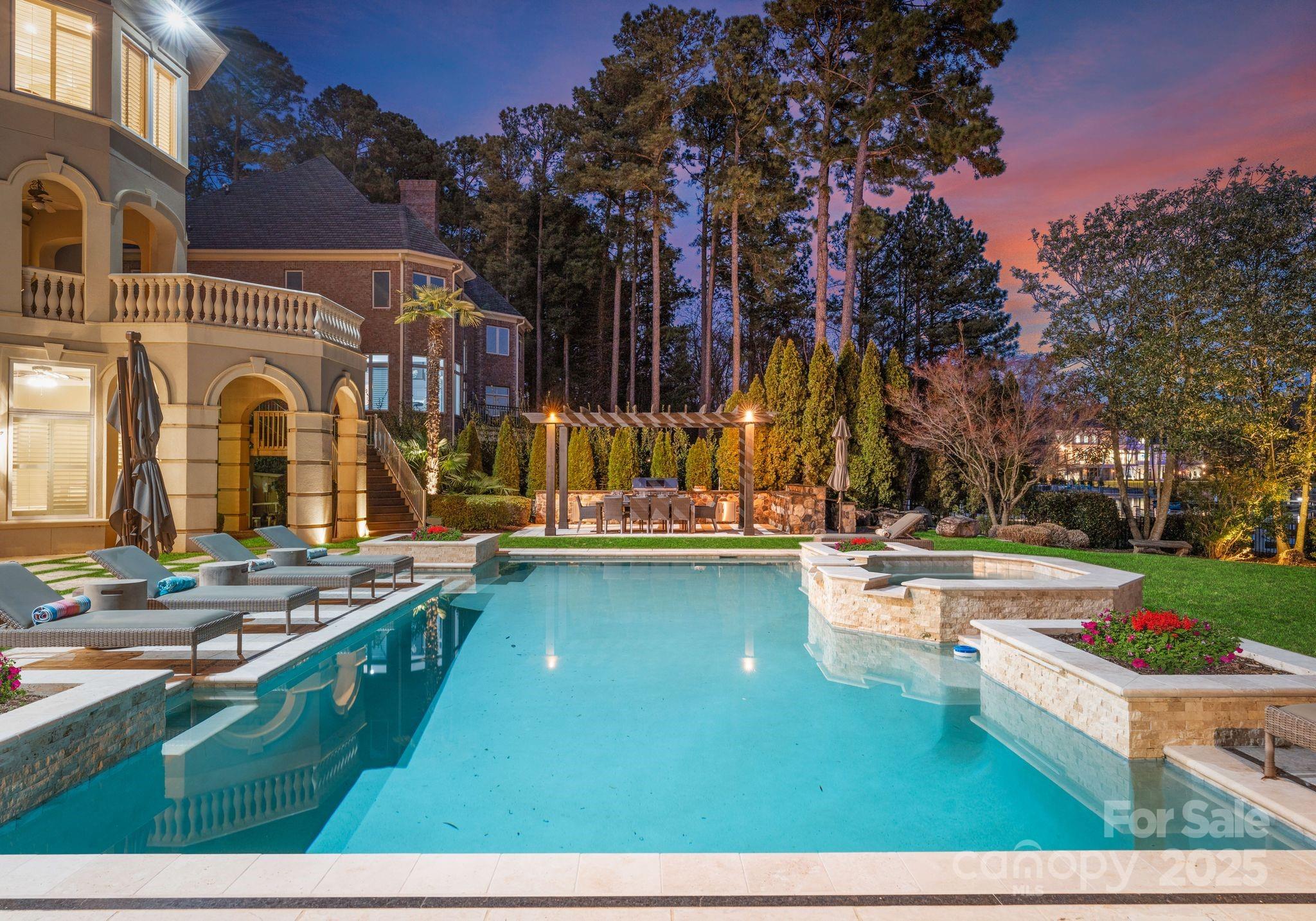 The Peninsula - Residential