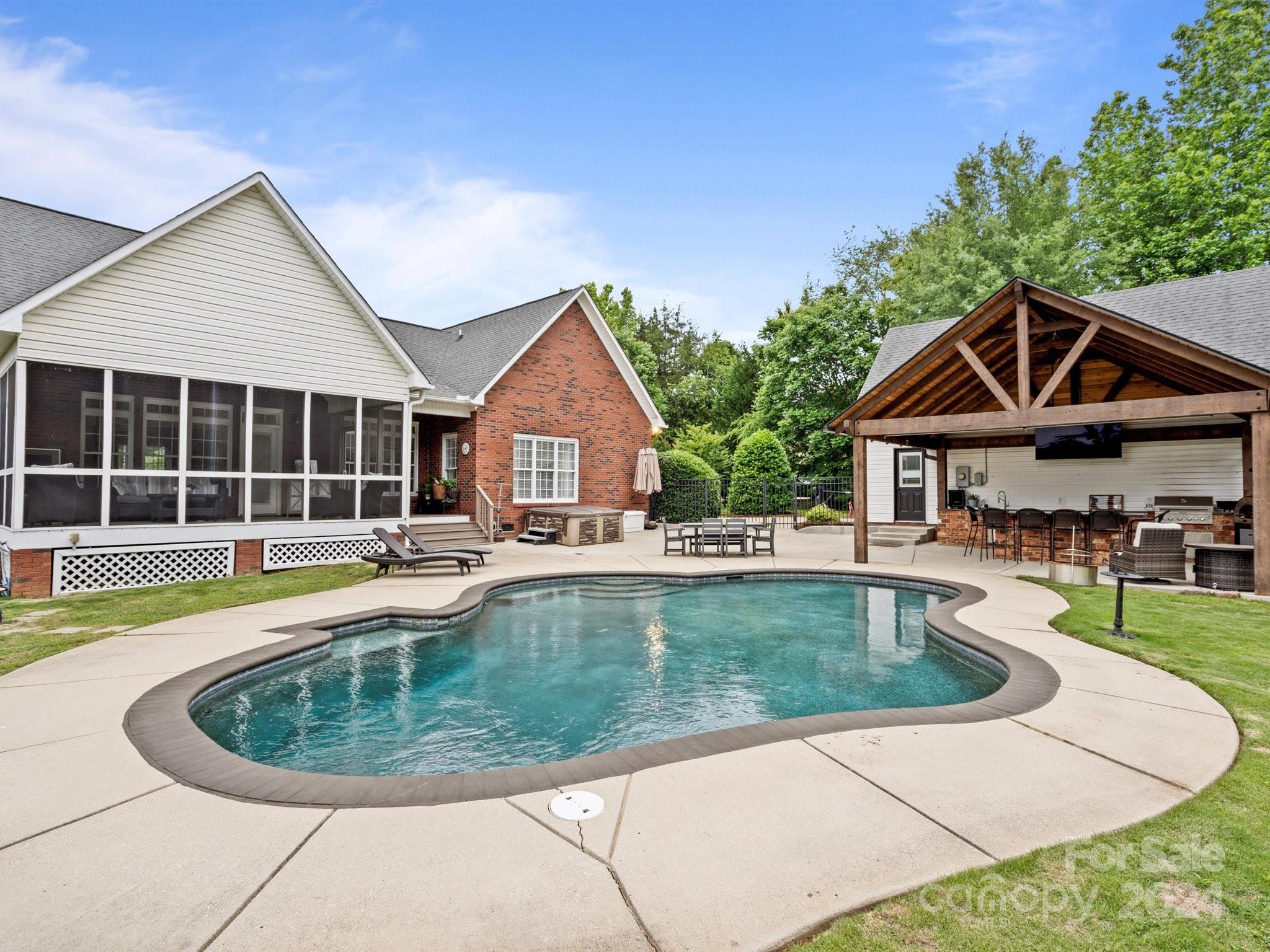 Clarendon Estates - Residential