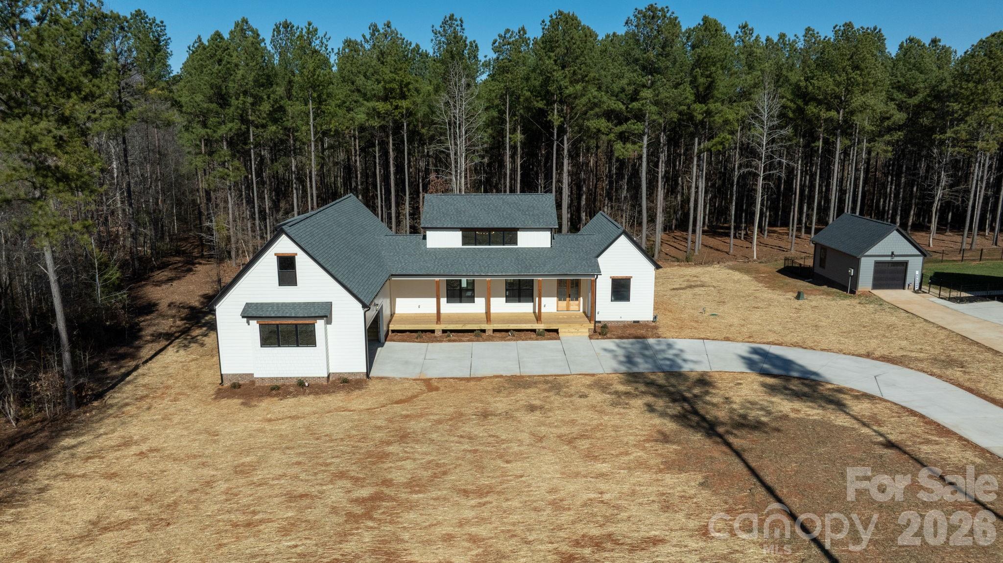 Royal Pines - Residential
