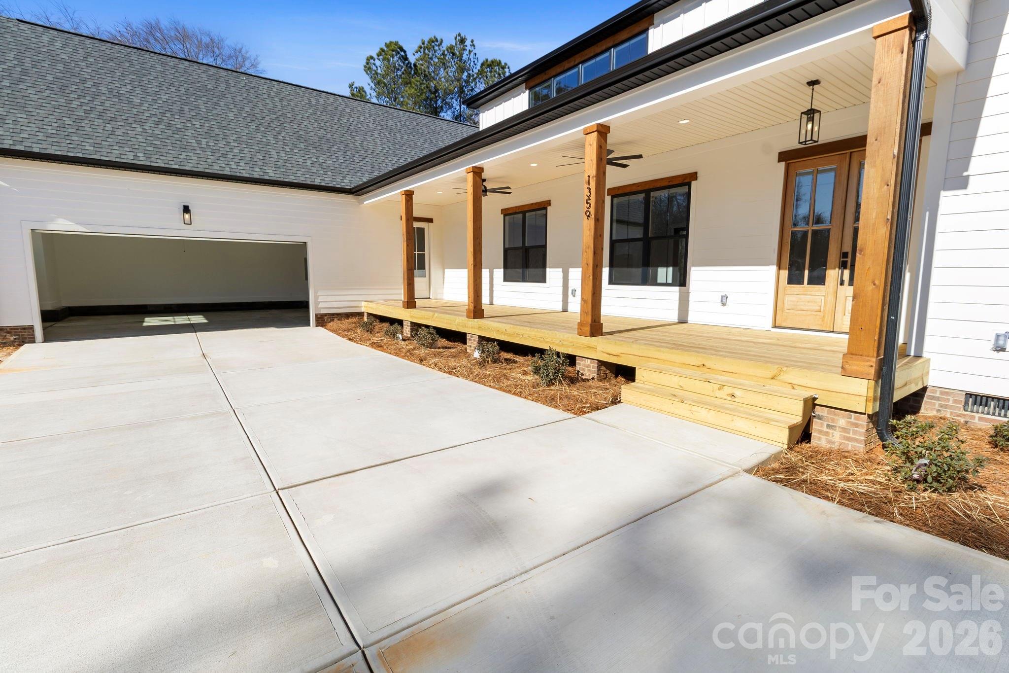 Royal Pines - Residential