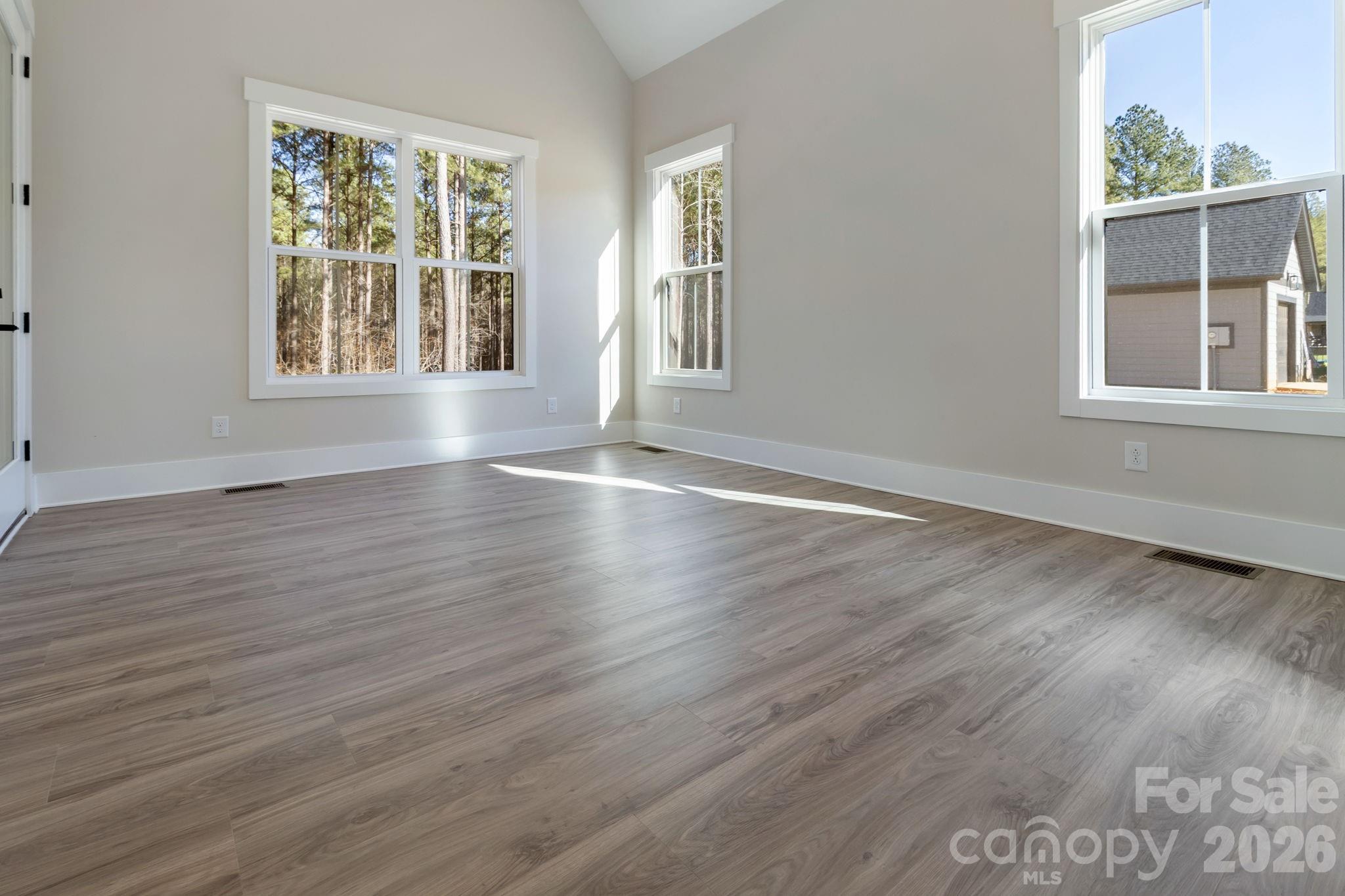 Royal Pines - Residential